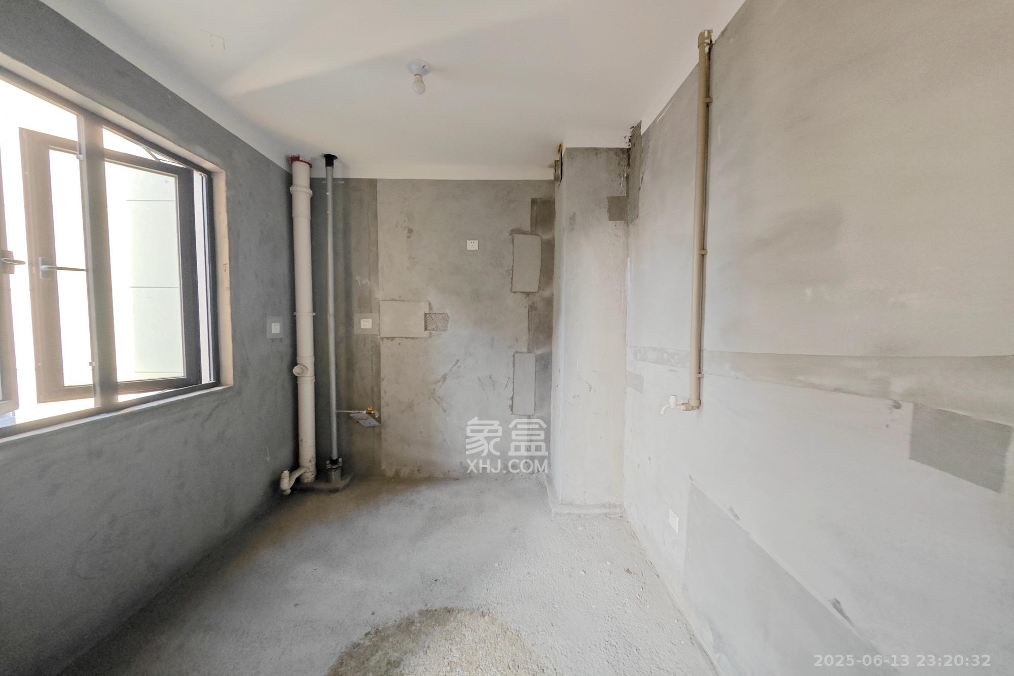 保利大都汇四期  4室2厅2卫    180.0万 保利大都汇四期  4室2厅2卫    180.0万其他