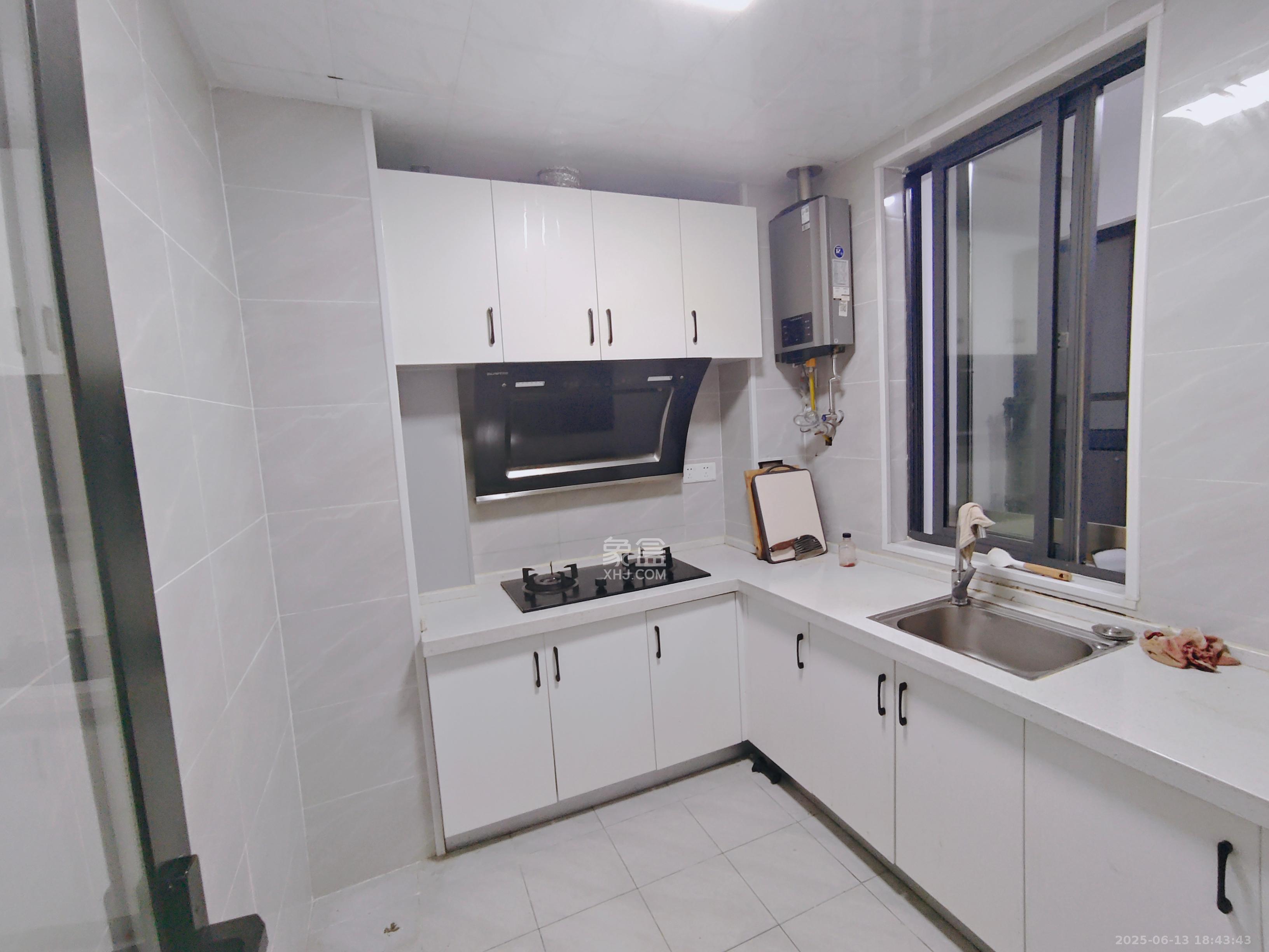 半山壹号 3室2厅2卫 2500.0元/月 半山壹号 3室2厅2卫 2500.0元/月室内图