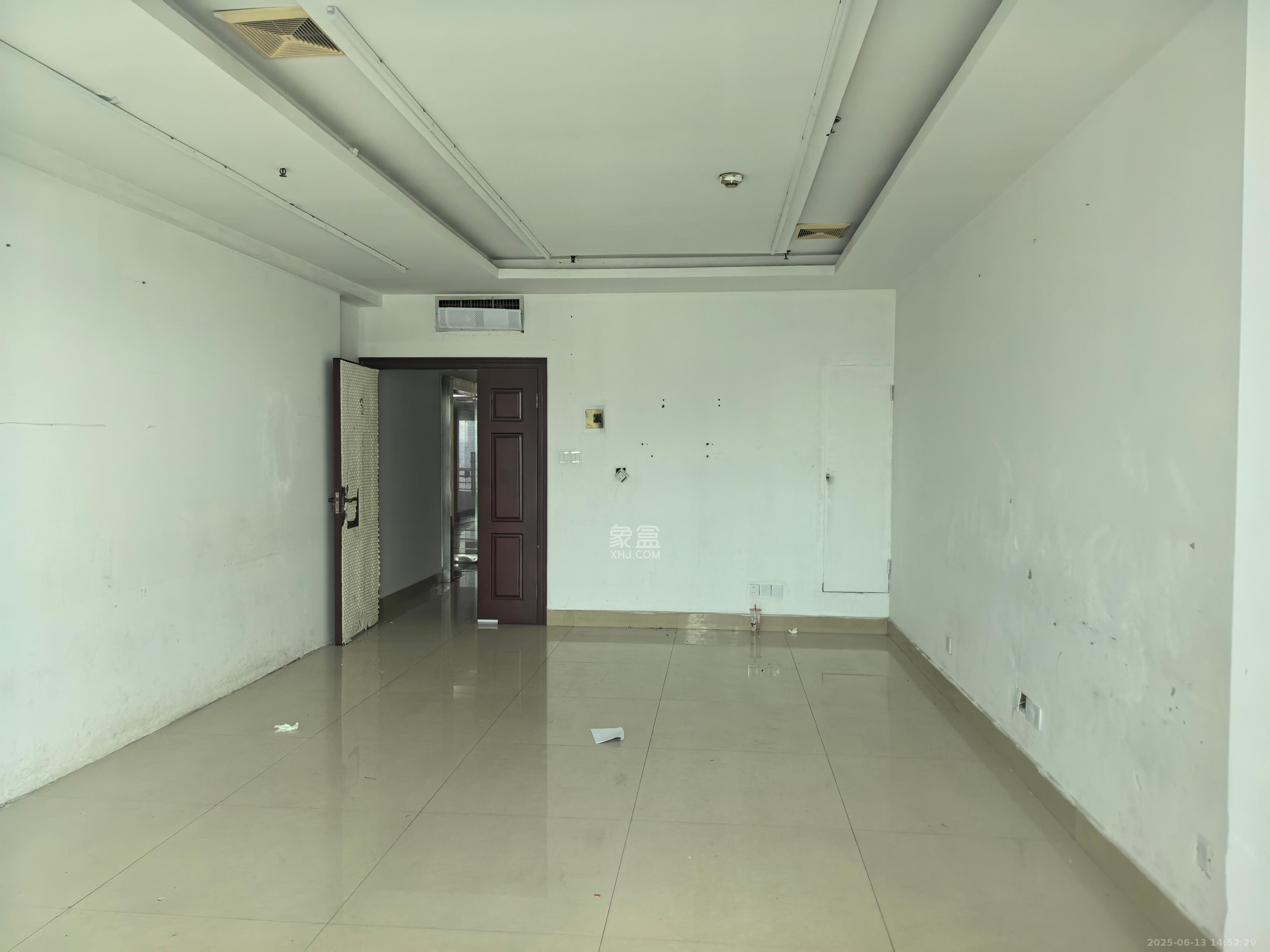 佳天国际新城  1室1厅1卫    3000.0元/月室内图