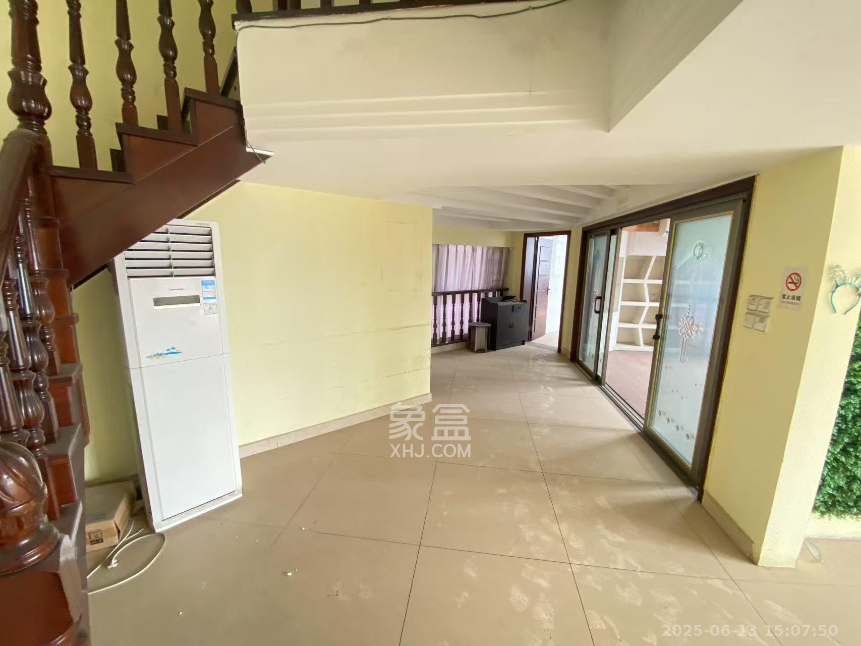 华菱蓝调国际(华菱.香墅美地) 4室2厅3卫 3500.0元/月 华菱蓝调国际(华菱.香墅美地) 4室2厅3卫 3500.0元/月室内图