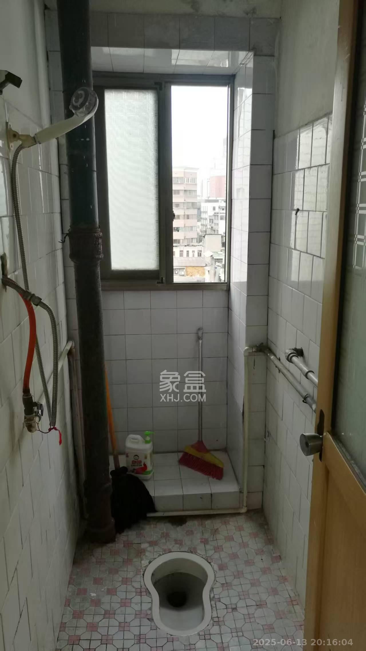 学宫街散盘  3室1厅1卫    1580.0元/月室内图