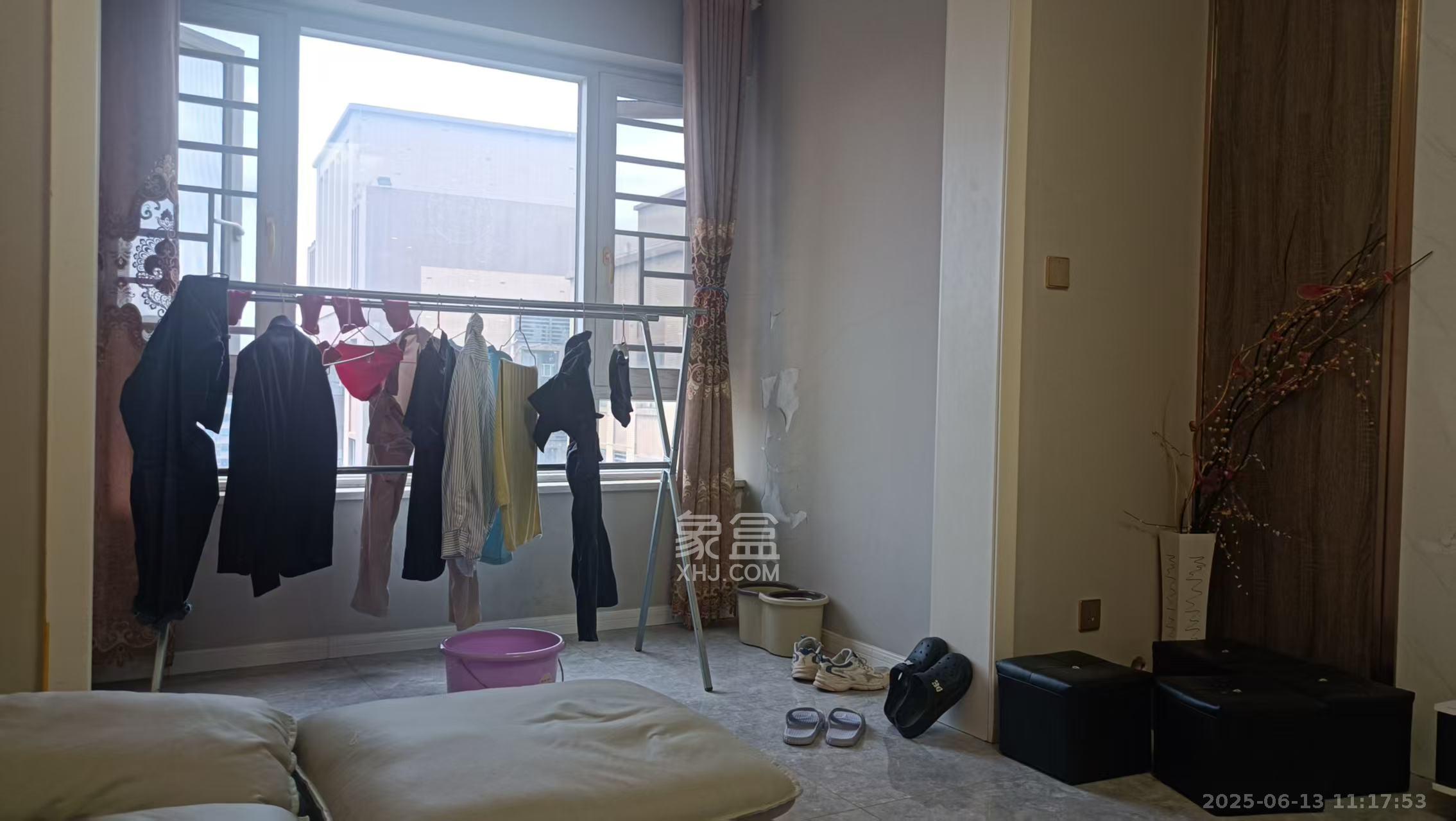 金地格林公馆  3室2厅2卫   3300.00元/月室内图