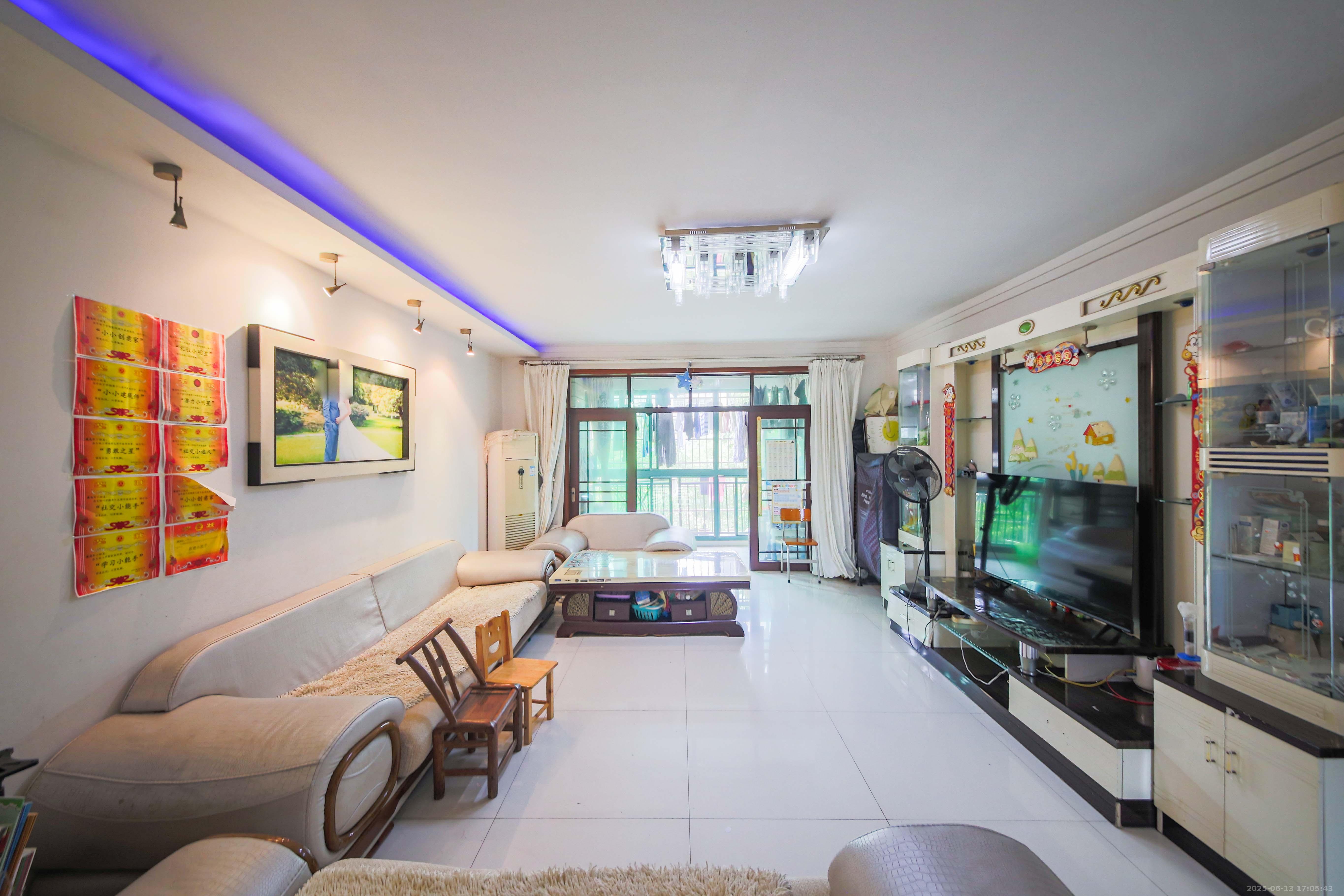 柠檬丽都 3室2厅2卫 78.0万 柠檬丽都 3室2厅2卫 78.0万客厅