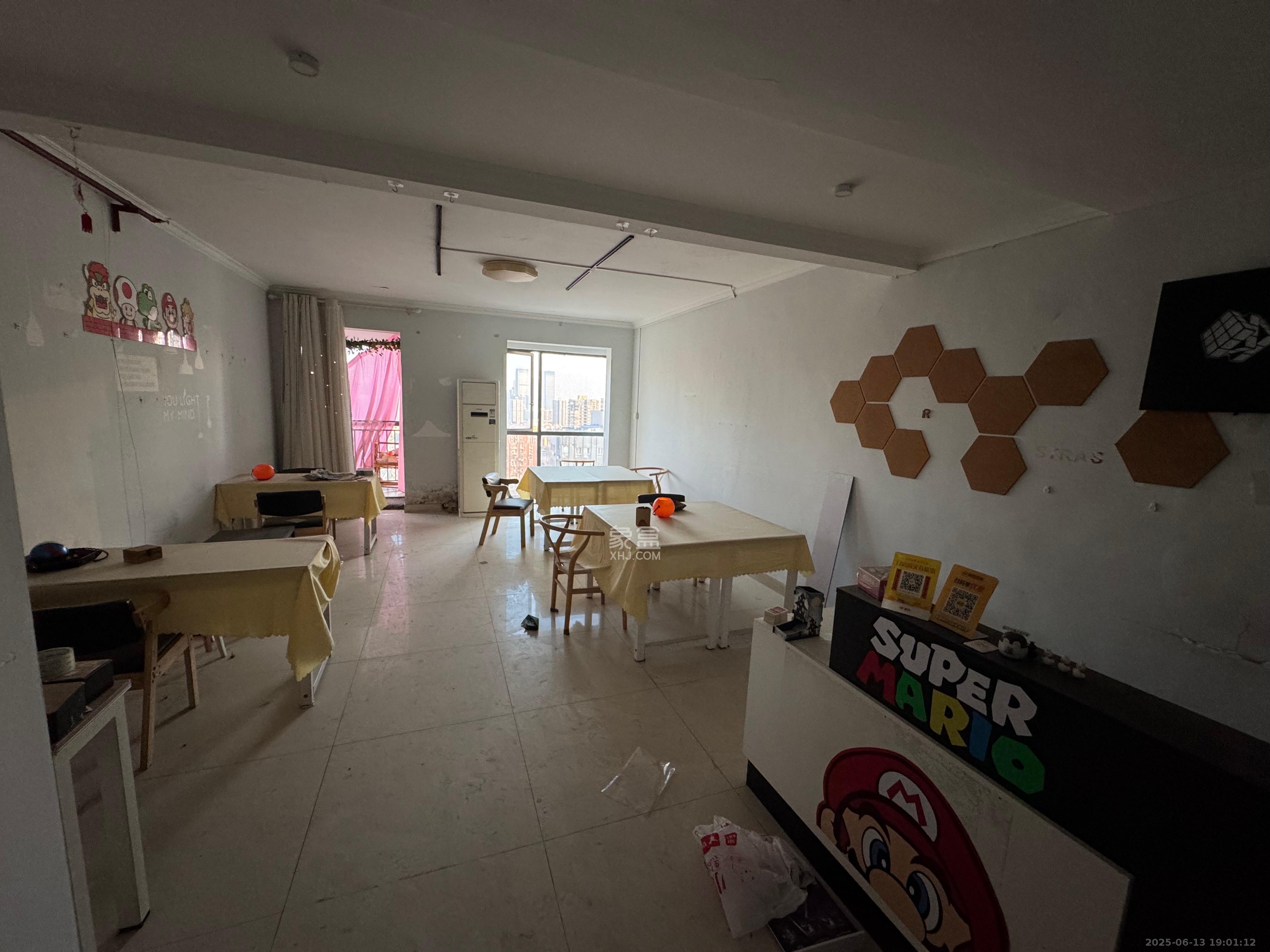 五一大道202(中环壹世界) 3室2厅2卫 5800.0元/月 五一大道202(中环壹世界) 3室2厅2卫 5800.0元/月室内图