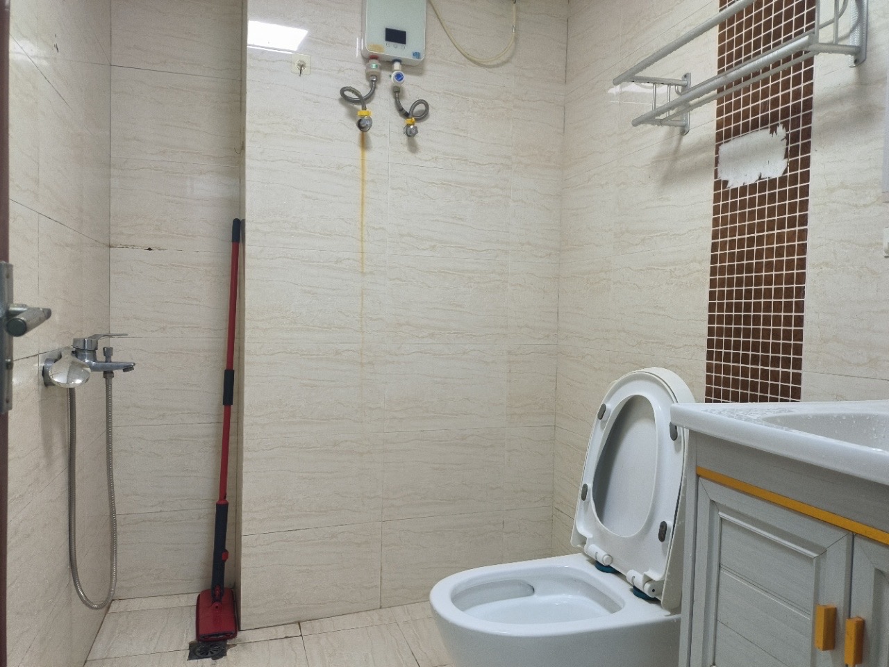 宜家广场 2室2厅1卫 2400.0元/月 宜家广场 2室2厅1卫 2400.0元/月室内图