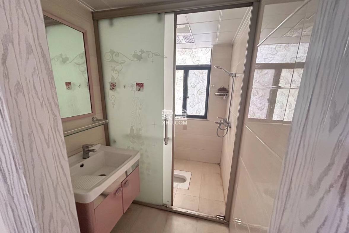 梓山湖领御 2室2厅1卫 39.8万 梓山湖领御 2室2厅1卫 39.8万客厅