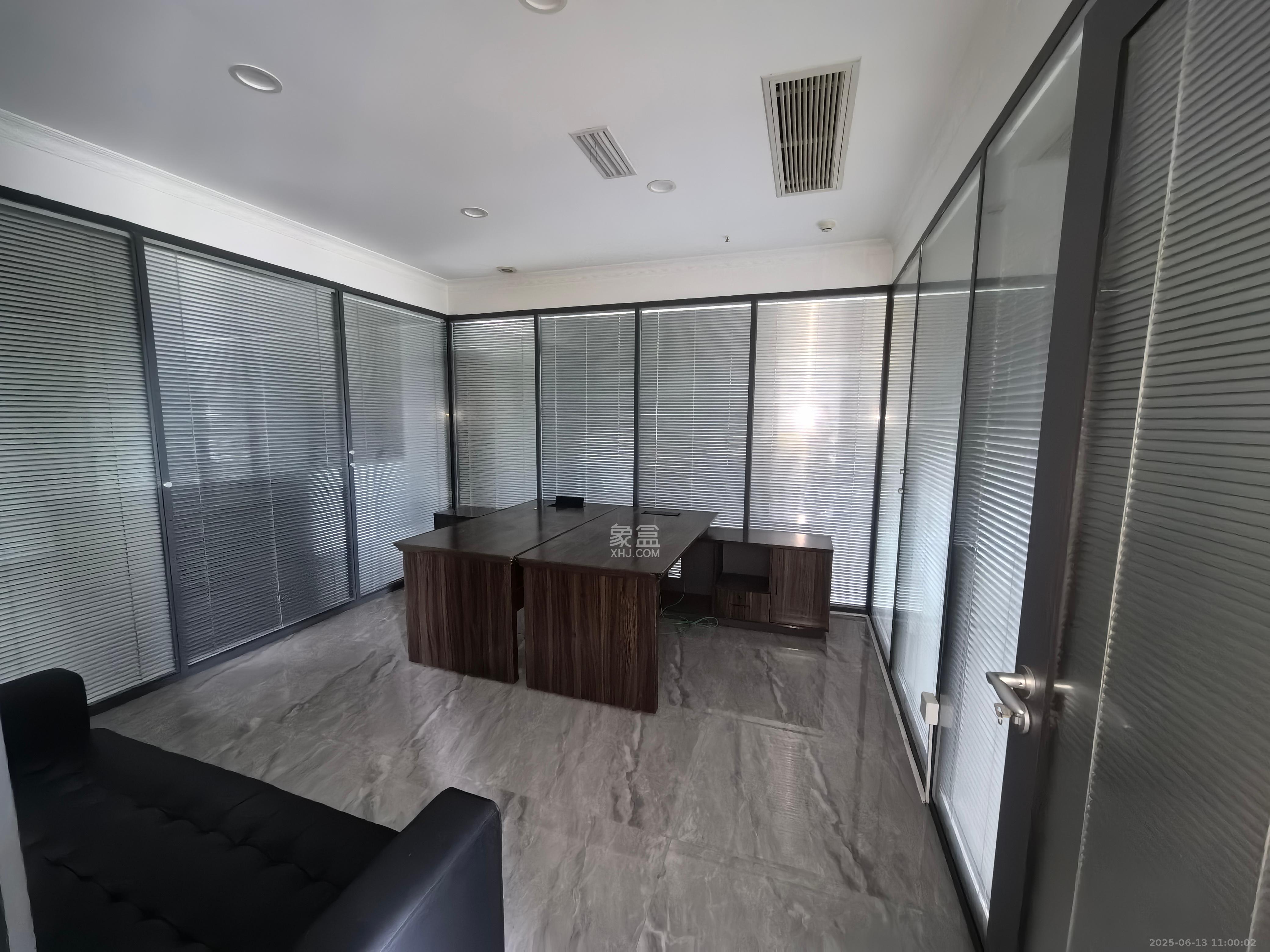 新兴企业中心   280.0㎡      8000.0元/月室内图