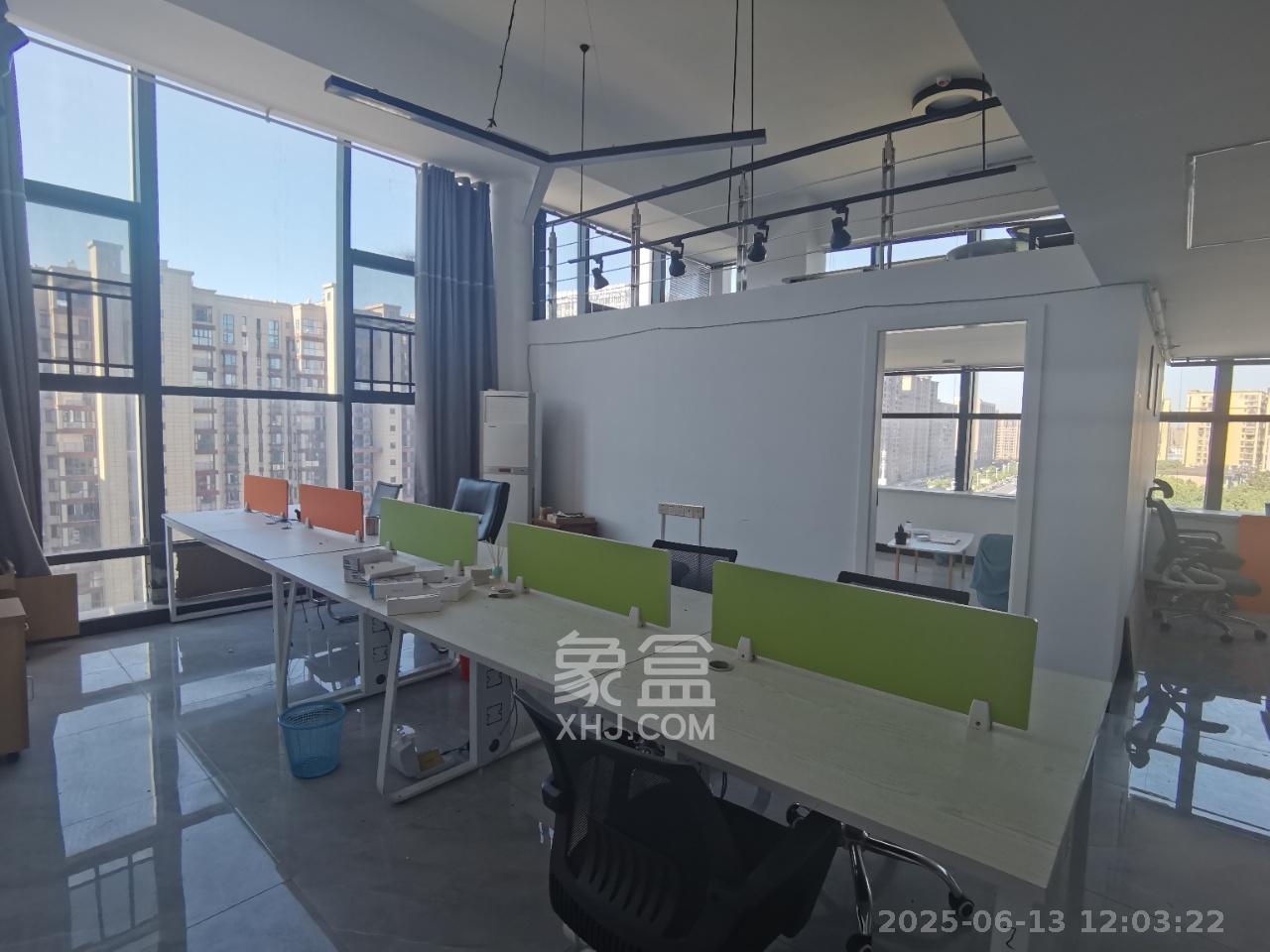 裕天国际商汇中心 1室1厅1卫 3200.0元/月 裕天国际商汇中心 1室1厅1卫 3200.0元/月室内图