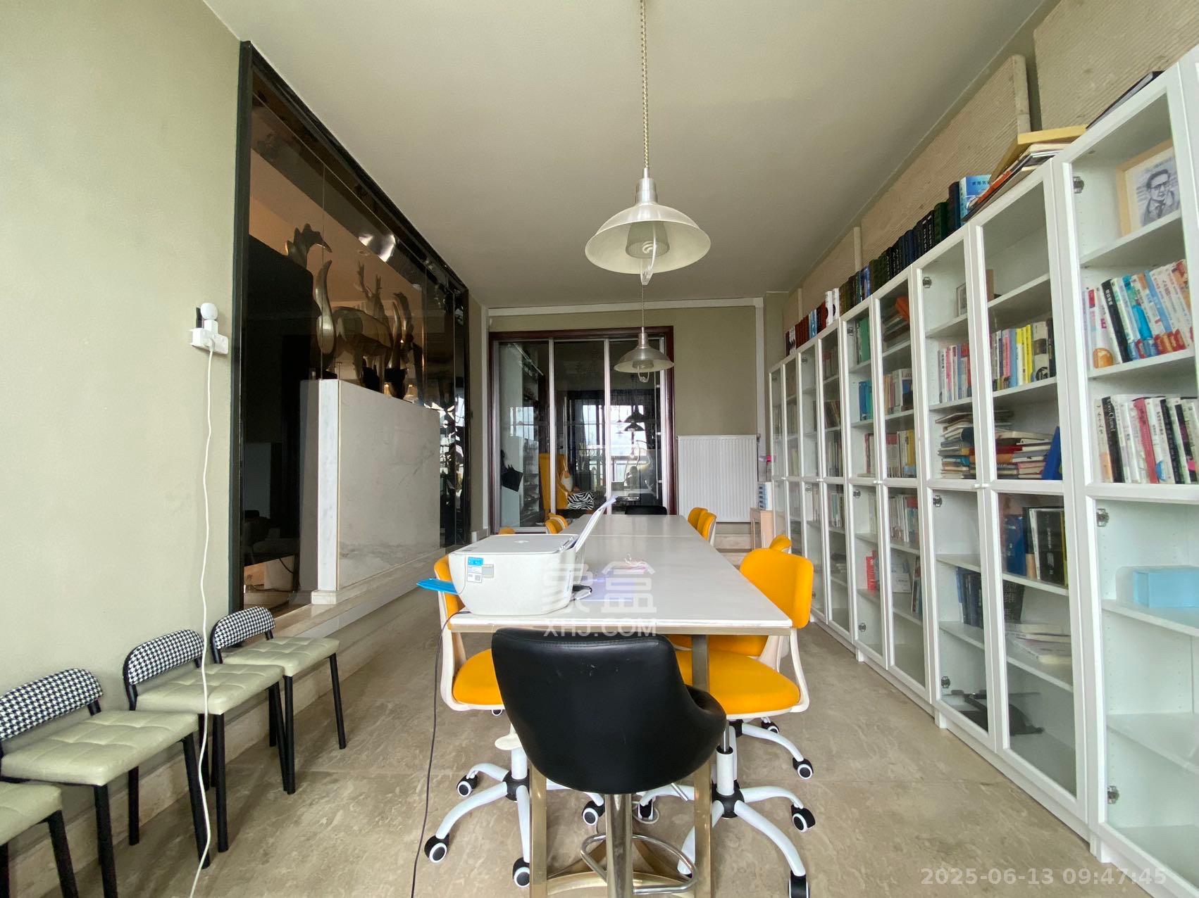 藏珑湖上国际花园  5室2厅3卫    13000.0元/月 藏珑湖上国际花园  5室2厅3卫    13000.0元/月室内图