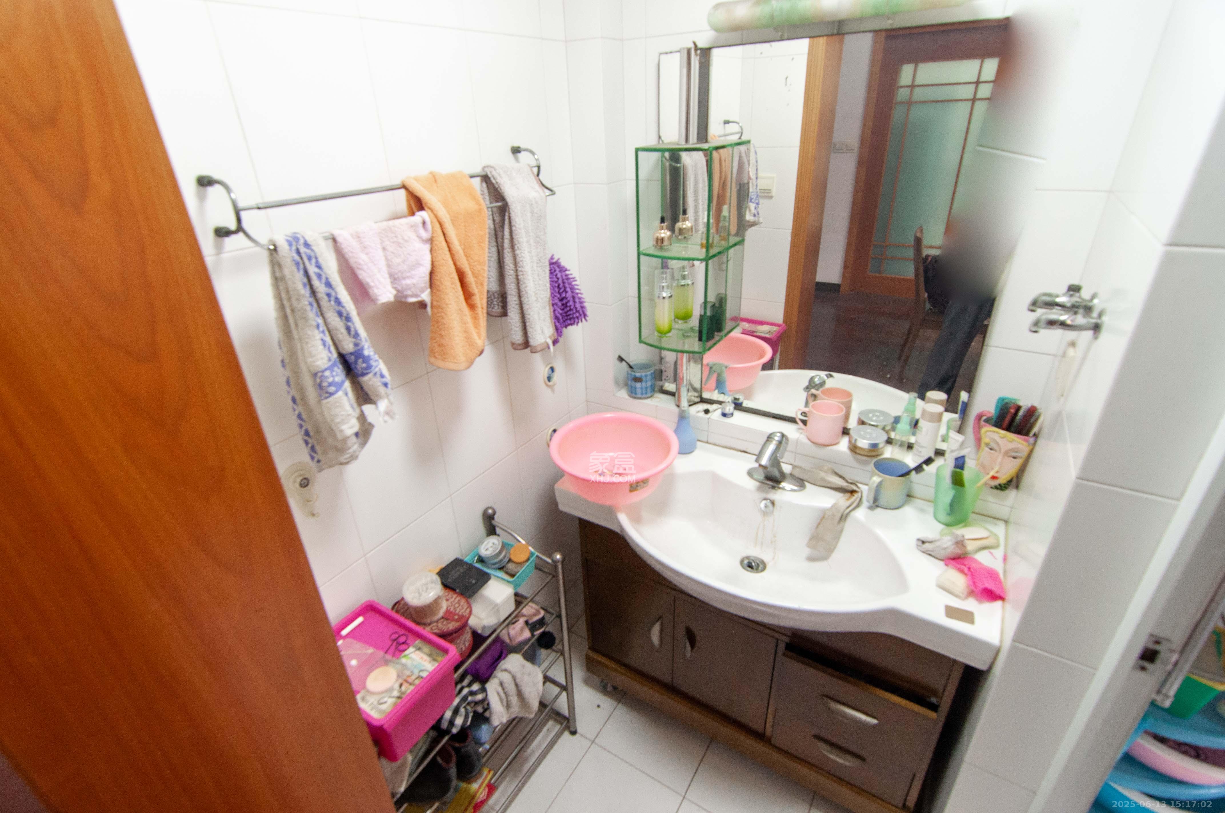 湘仪家园  1室0厅0卫    76.0万 湘仪家园  1室0厅0卫    76.0万卫生间