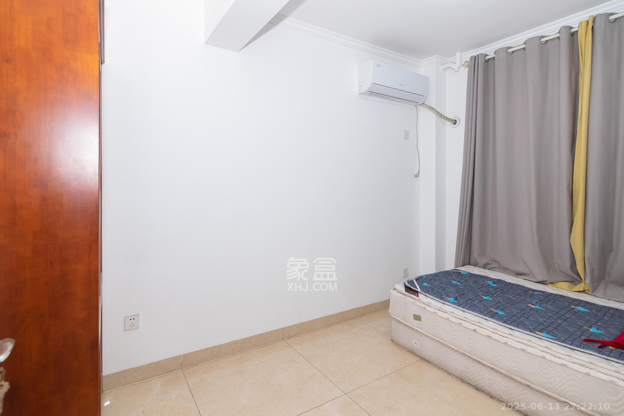 正荣财富中心 3室2厅1卫 68.0万 正荣财富中心 3室2厅1卫 68.0万卧室