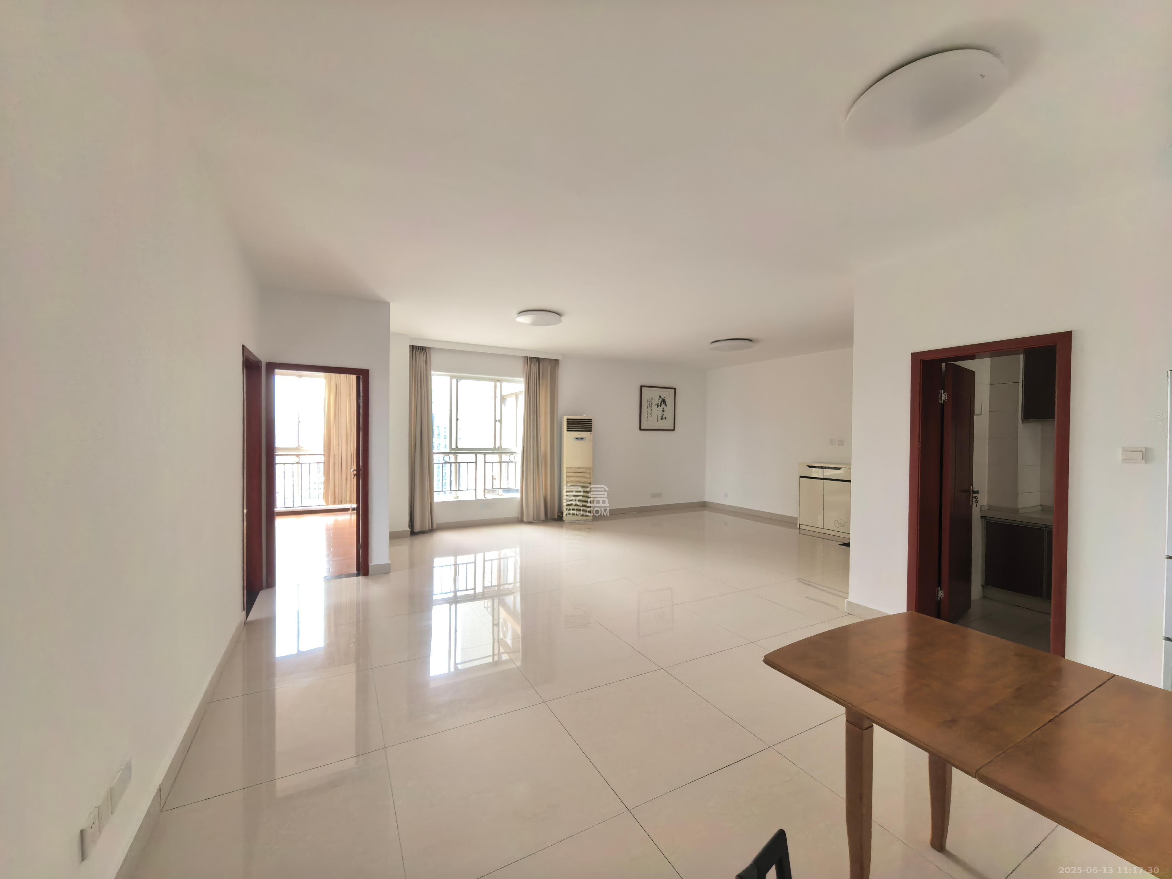 新楚天扶华庭 4室2厅2卫 3500.0元/月 新楚天扶华庭 4室2厅2卫 3500.0元/月室内图