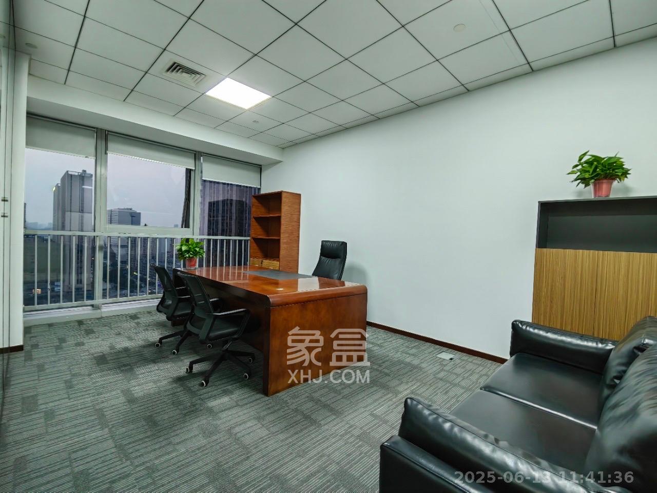 绿地中央广场   286.0㎡      14800.0元/月室内图