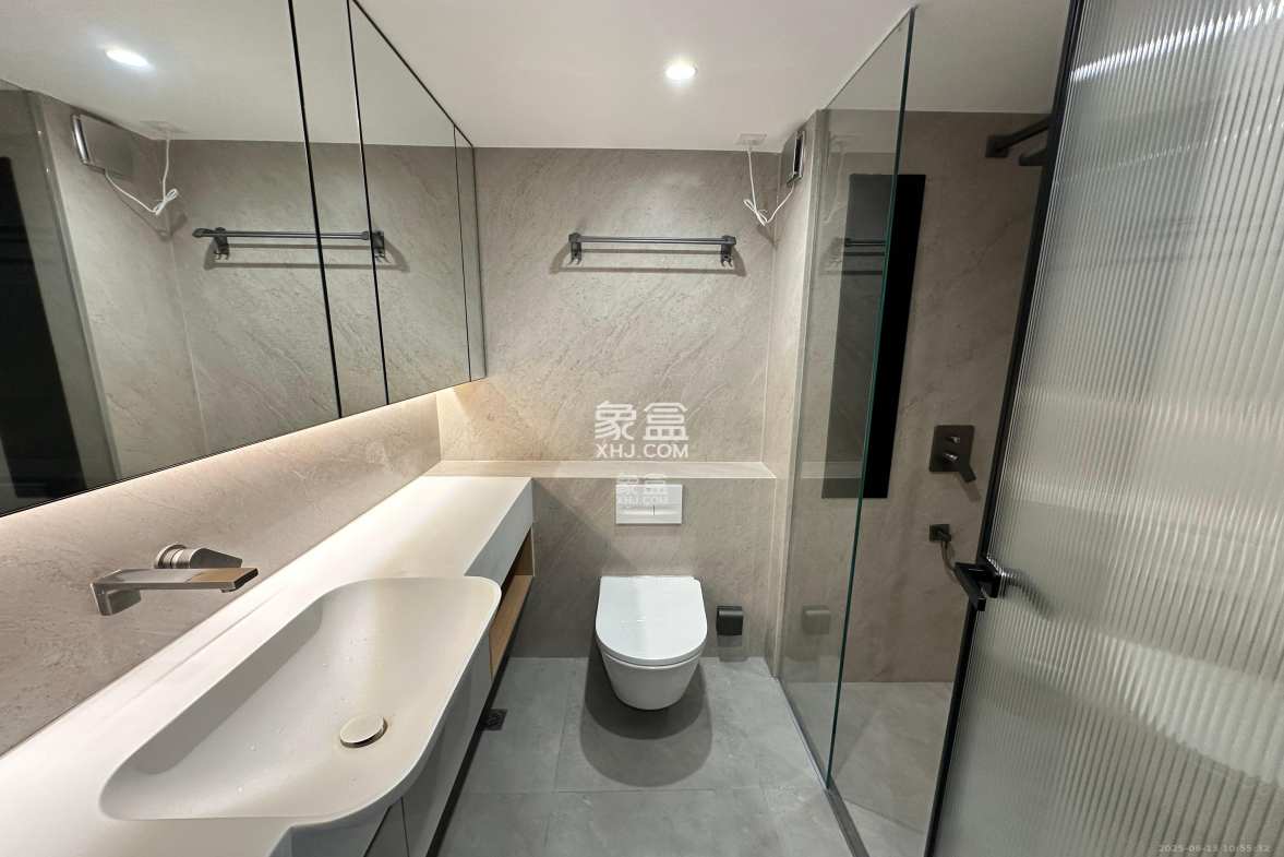 复地滨江金融中心  1室1厅1卫    3200.0元/月 复地滨江金融中心  1室1厅1卫    3200.0元/月室内图