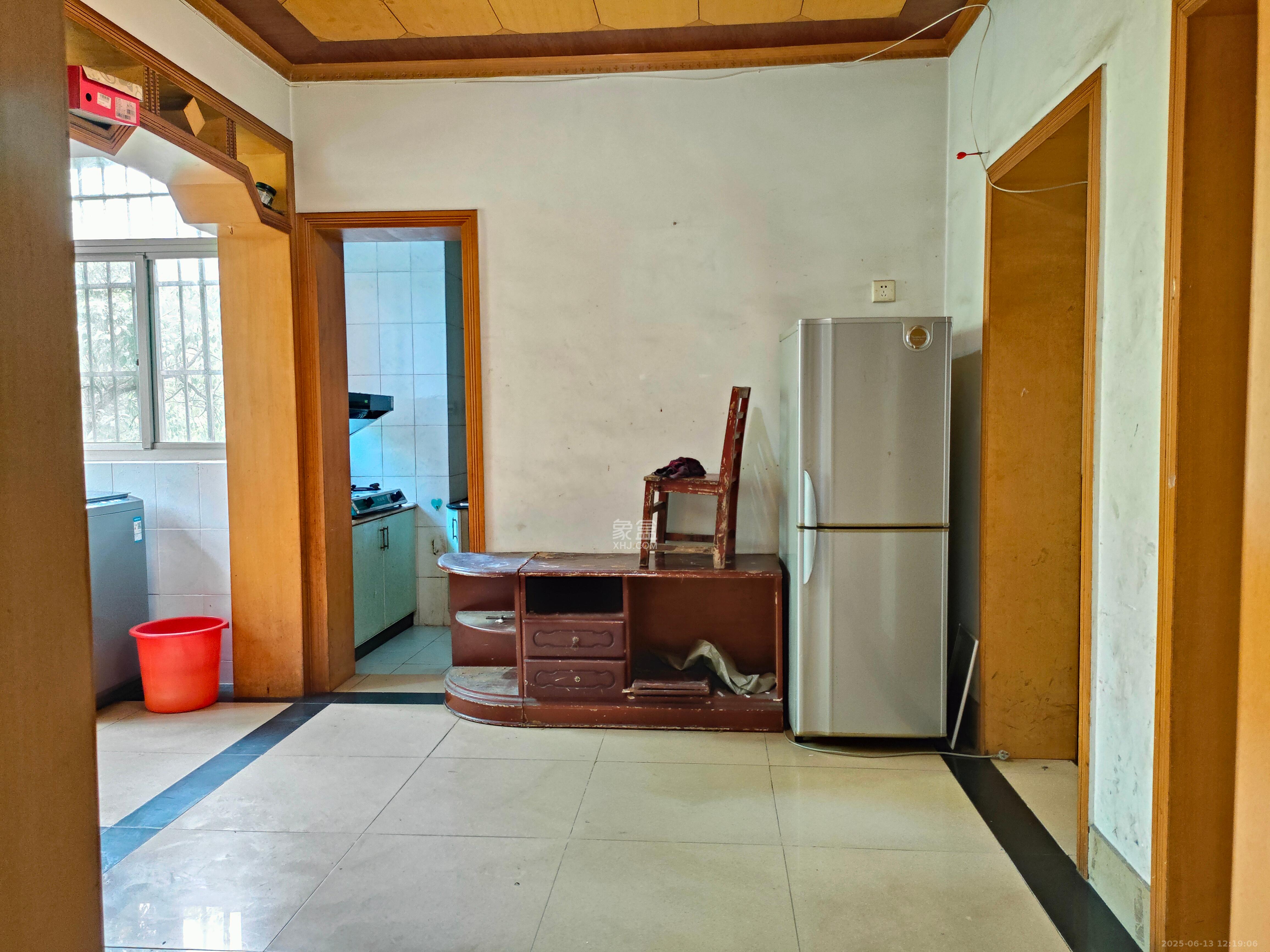 中建五局信和苑三区 4室1厅1卫 1500.0元/月 中建五局信和苑三区 4室1厅1卫 1500.0元/月室内图