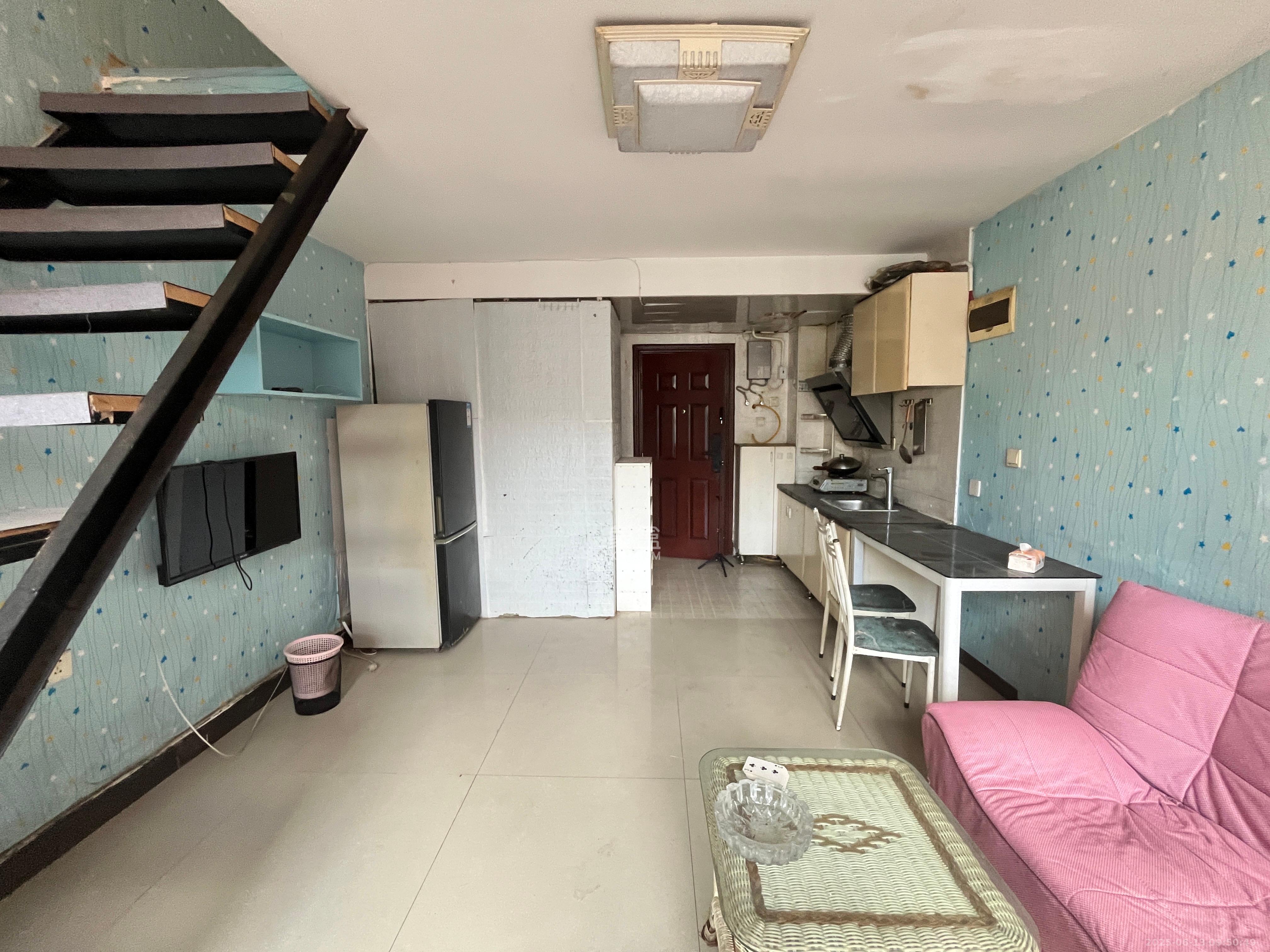 他城(天鸿时代公寓)  1室0厅0卫    1300.0元/月 他城(天鸿时代公寓)  1室0厅0卫    1300.0元/月室内图