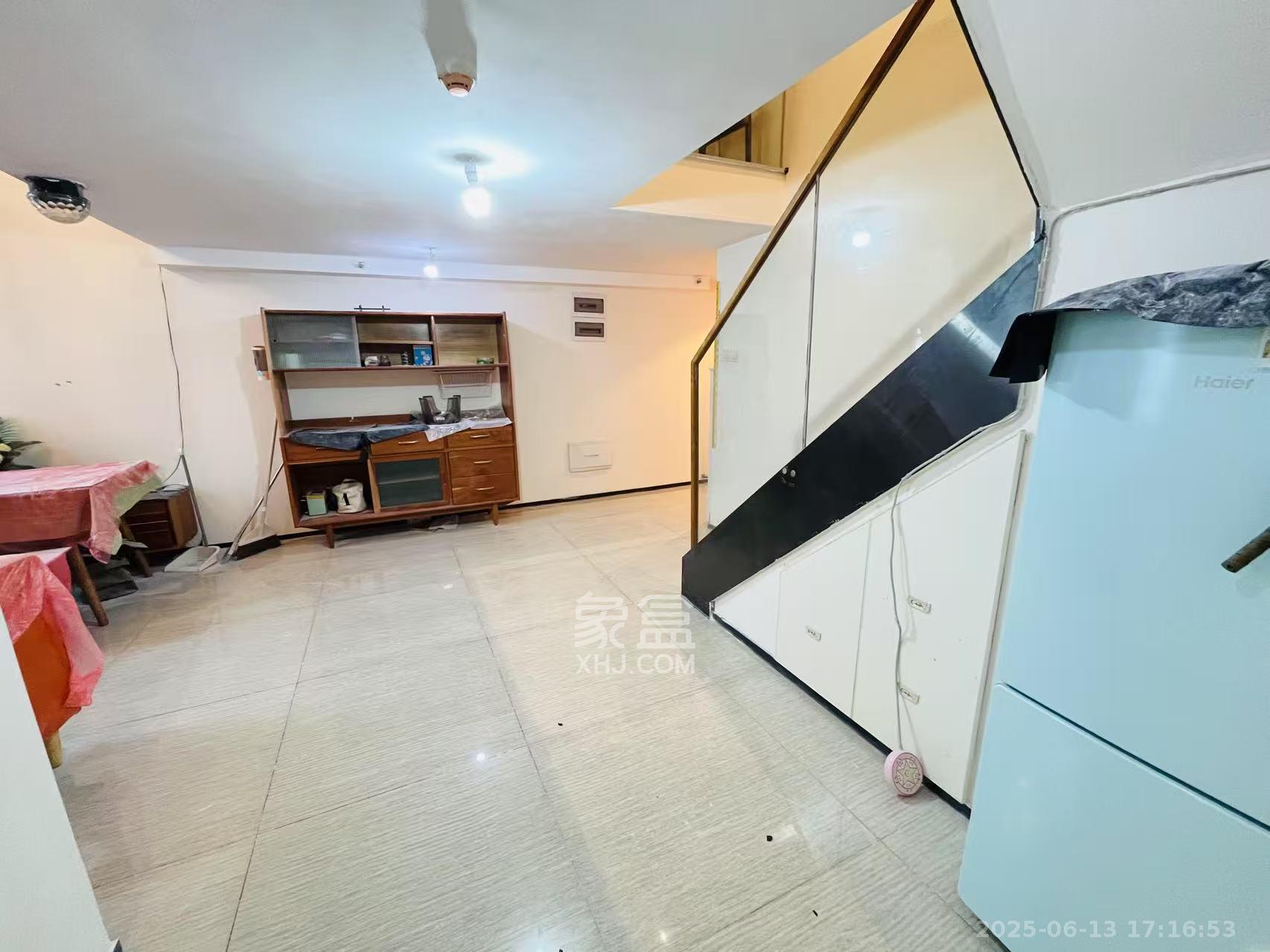 恒大翡翠华庭 3室2厅2卫 2500.0元/月 恒大翡翠华庭 3室2厅2卫 2500.0元/月室内图