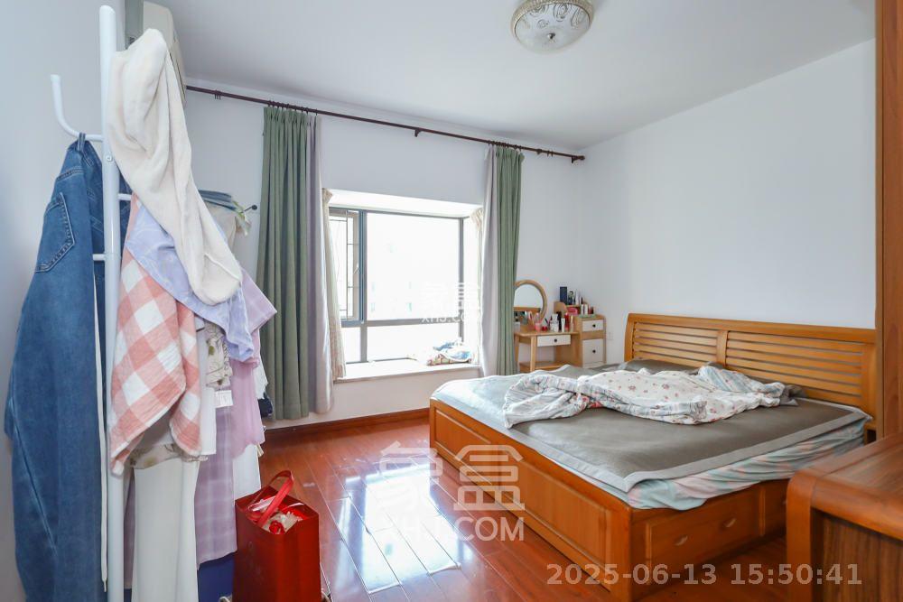 旭辉藏郡（藏郡、旭湘华府)  4室2厅2卫   3500.00元/月室内图