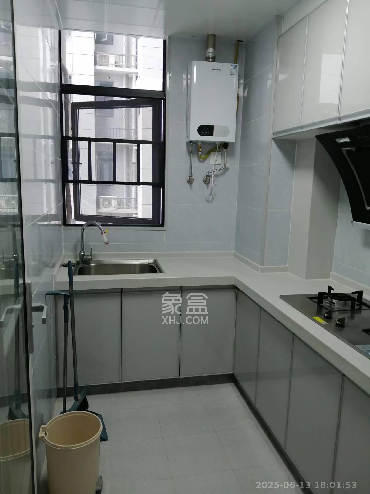 桃花嘉园 3室2厅2卫 2400.0元/月 桃花嘉园 3室2厅2卫 2400.0元/月室内图