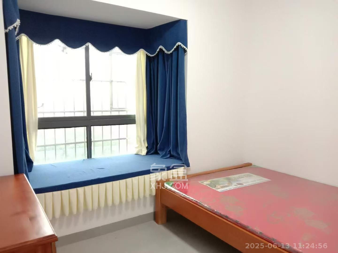青春里小区  2室2厅1卫   1380.00元/月室内图