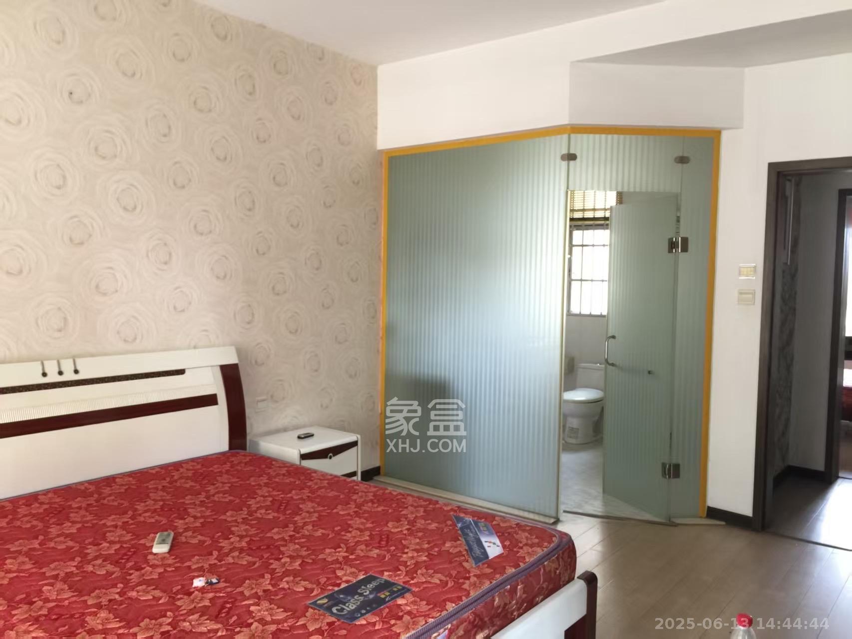 芙蓉苑 4室2厅2卫 3000.0元/月 芙蓉苑 4室2厅2卫 3000.0元/月室内图