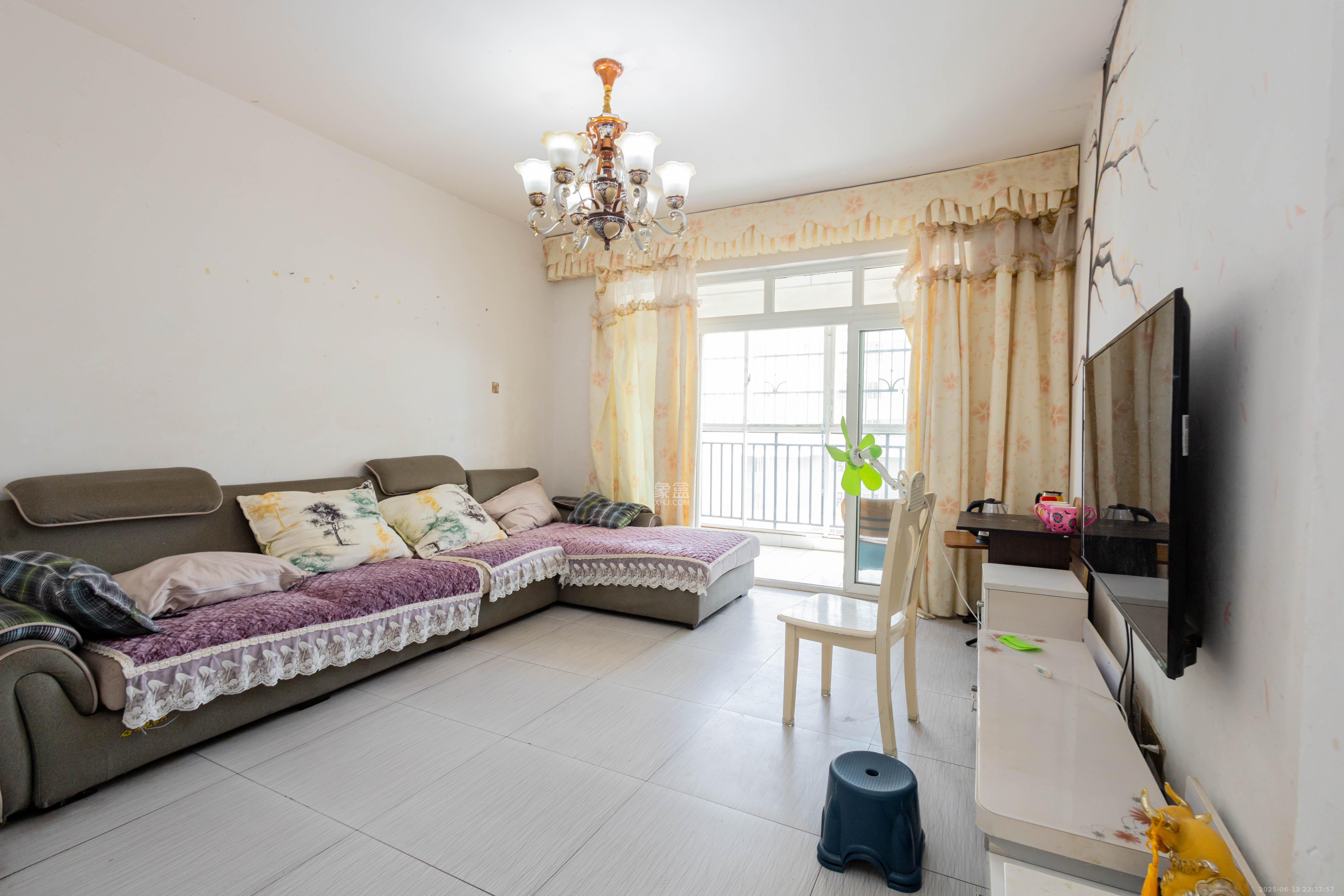 方略学府佳境 2室2厅1卫 42.8万 方略学府佳境 2室2厅1卫 42.8万客厅