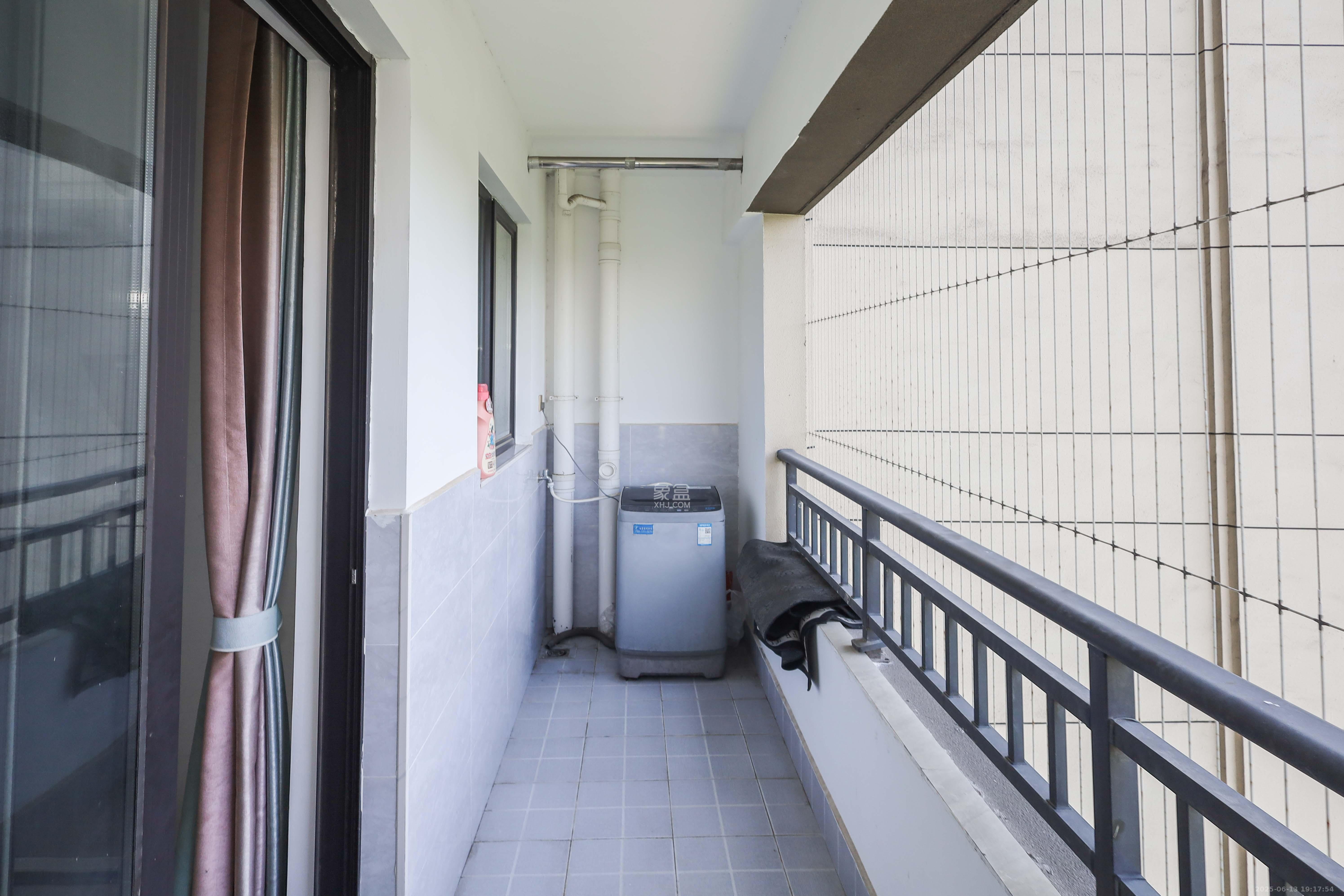 惠天然梅岭国际  4室2厅2卫    176.0万阳台