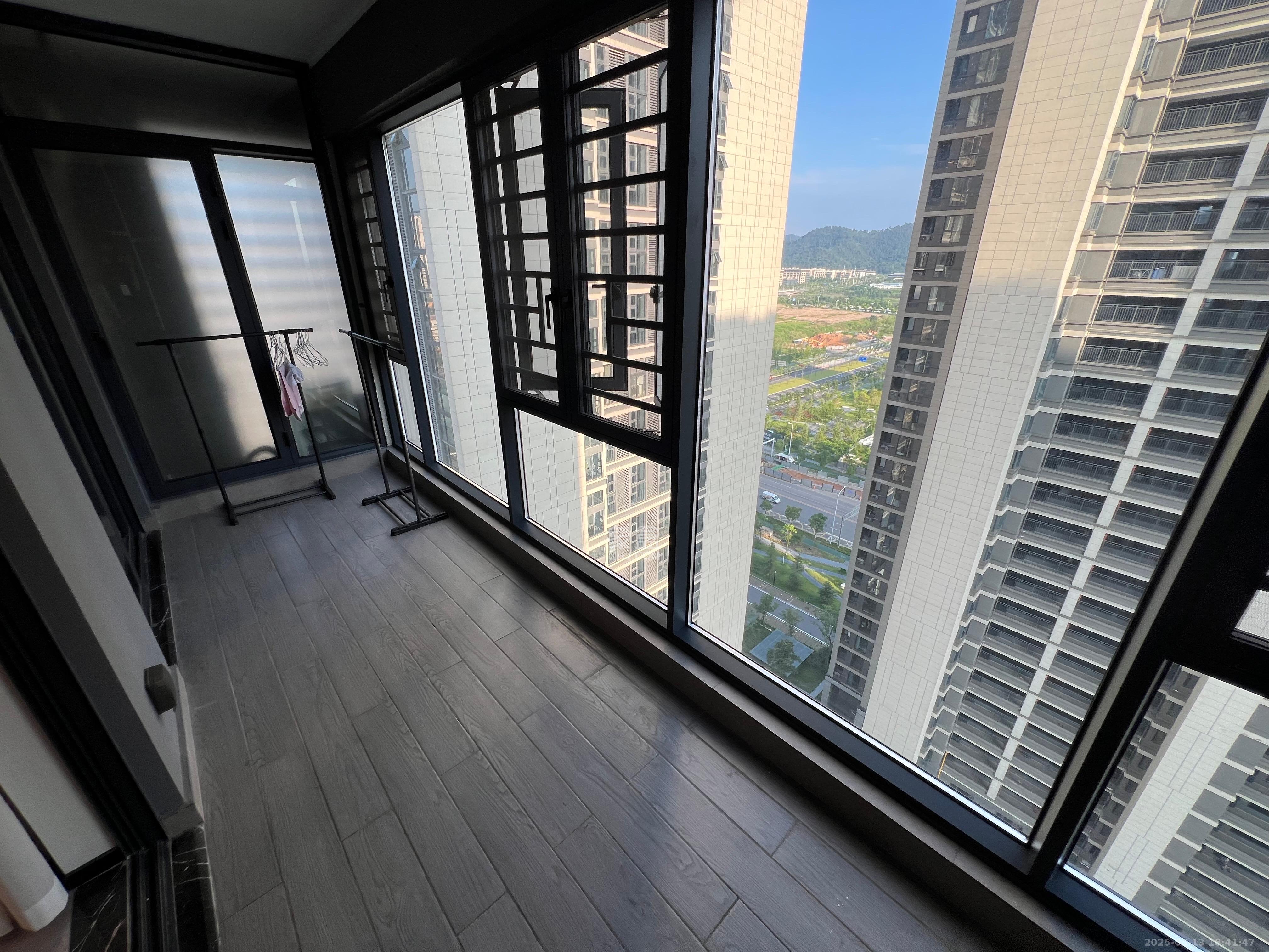 中海麓山境南区  4室2厅2卫   3500.00元/月室内图