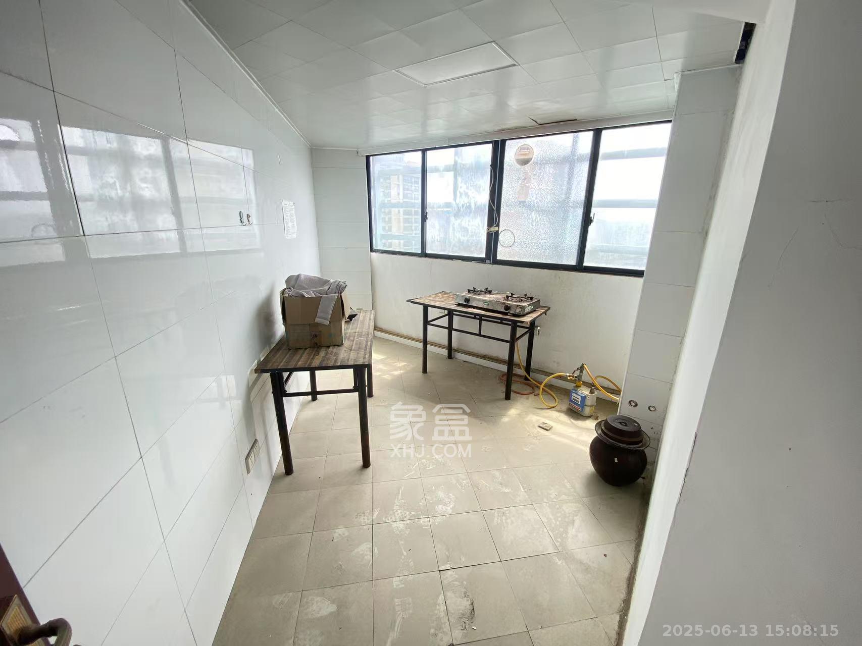 华菱蓝调国际(华菱.香墅美地) 4室2厅3卫 3500.0元/月 华菱蓝调国际(华菱.香墅美地) 4室2厅3卫 3500.0元/月室内图