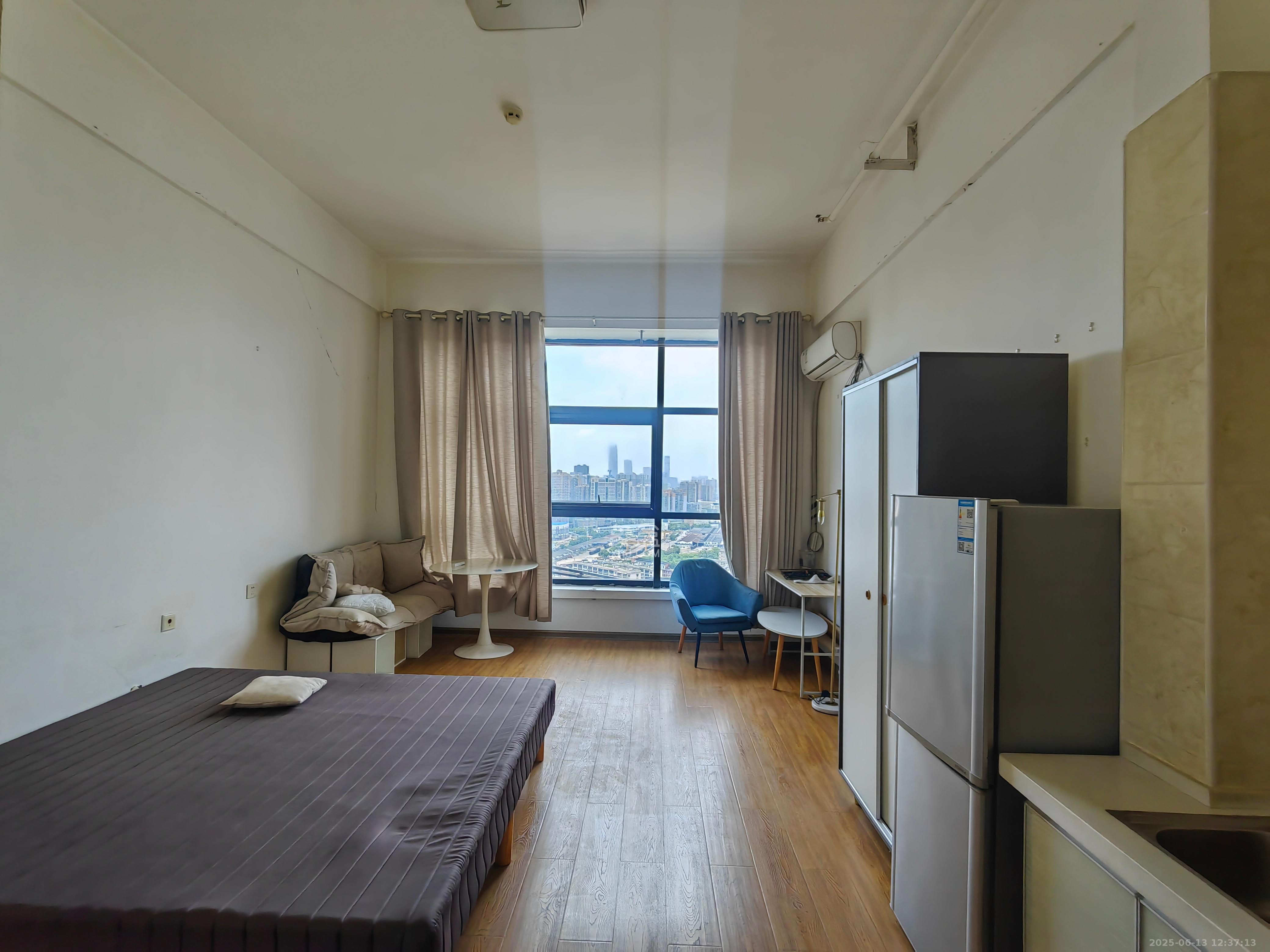 新世界广场 1室0厅0卫 1300.0元/月 新世界广场 1室0厅0卫 1300.0元/月室内图