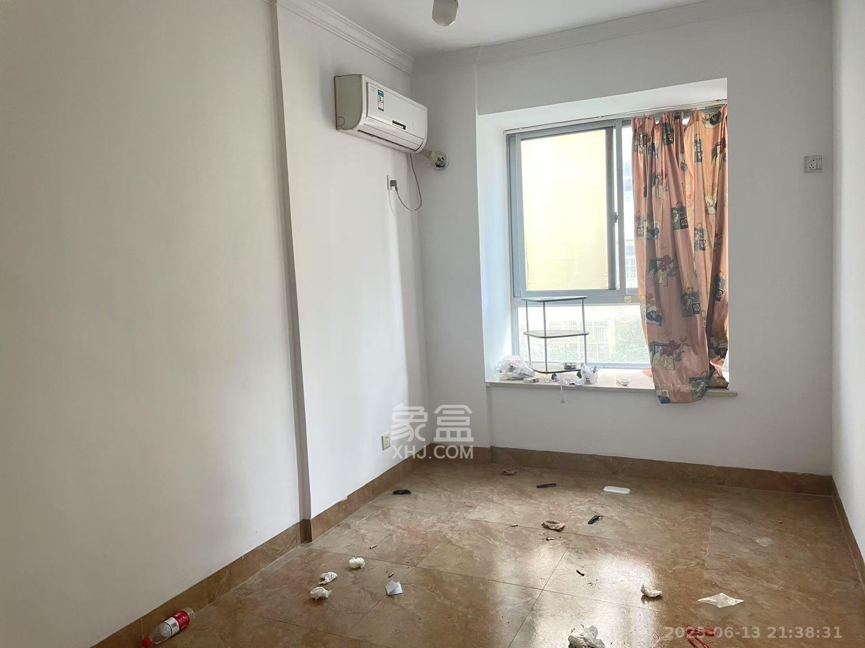 西源鑫大厦 3室2厅2卫 2600.0元/月 西源鑫大厦 3室2厅2卫 2600.0元/月室内图