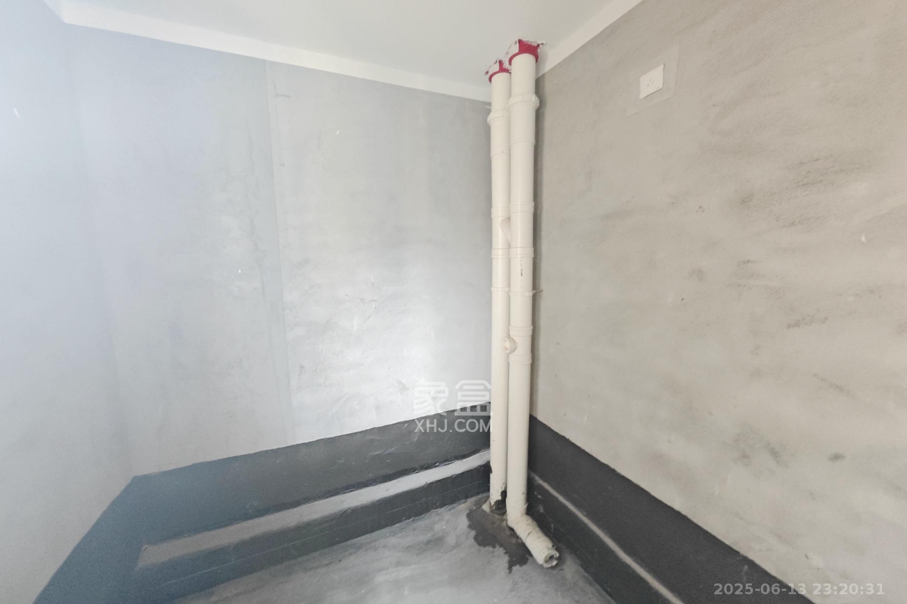 保利大都汇四期  4室2厅2卫    180.0万 保利大都汇四期  4室2厅2卫    180.0万其他