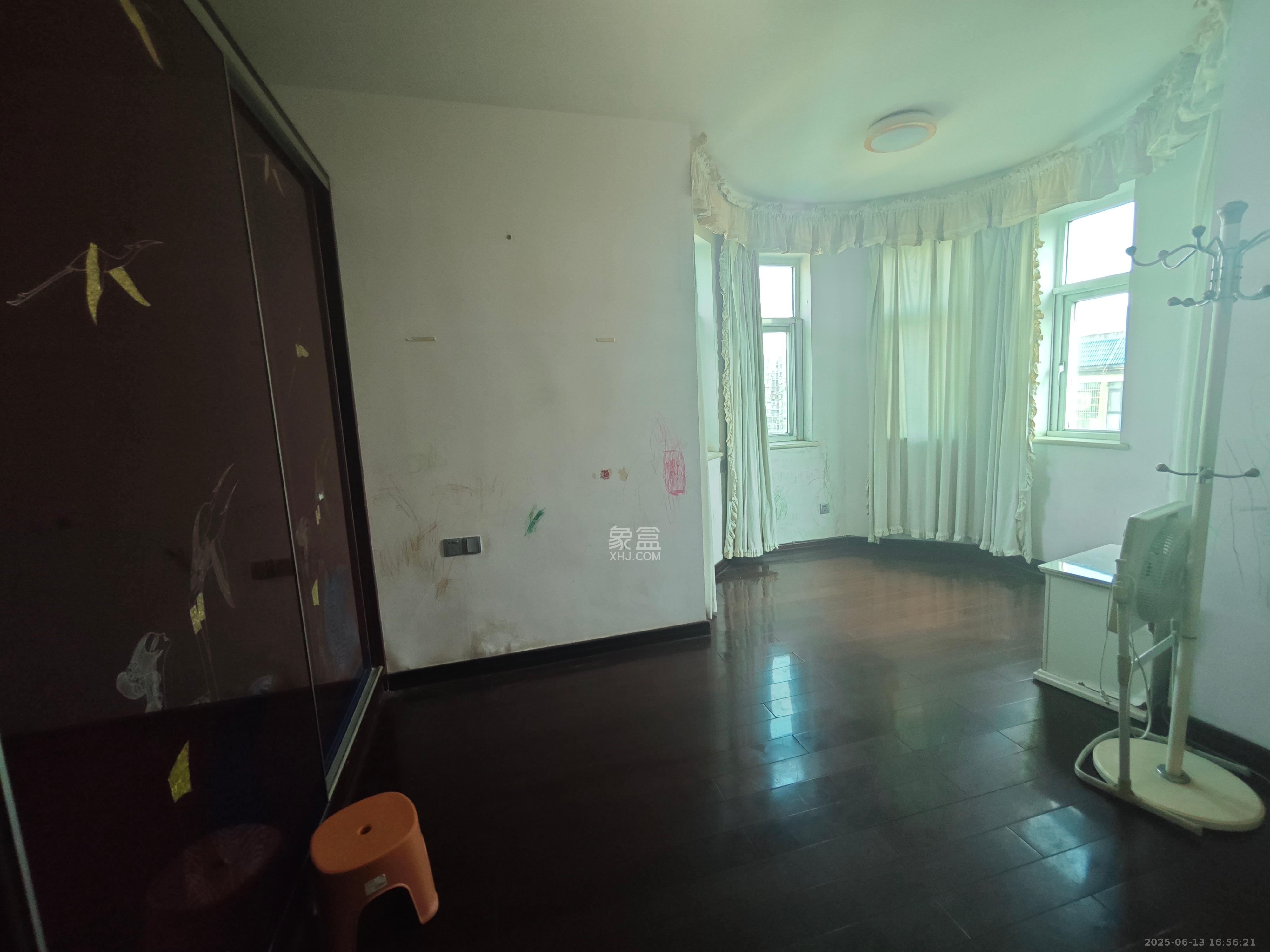 格林星城 4室2厅2卫 4100.0元/月 格林星城 4室2厅2卫 4100.0元/月室内图