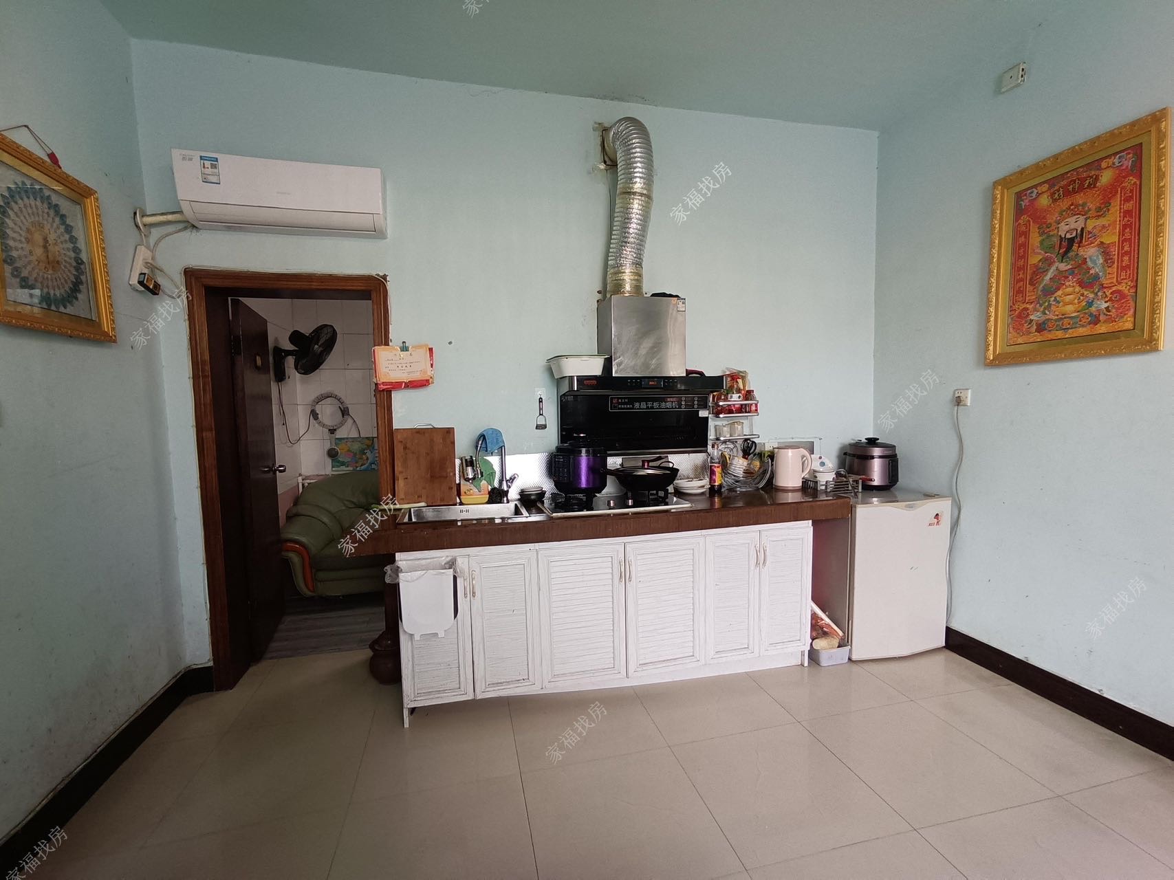 假发厂单位房 3室1厅1卫 31.0万 假发厂单位房 3室1厅1卫 31.0万客厅