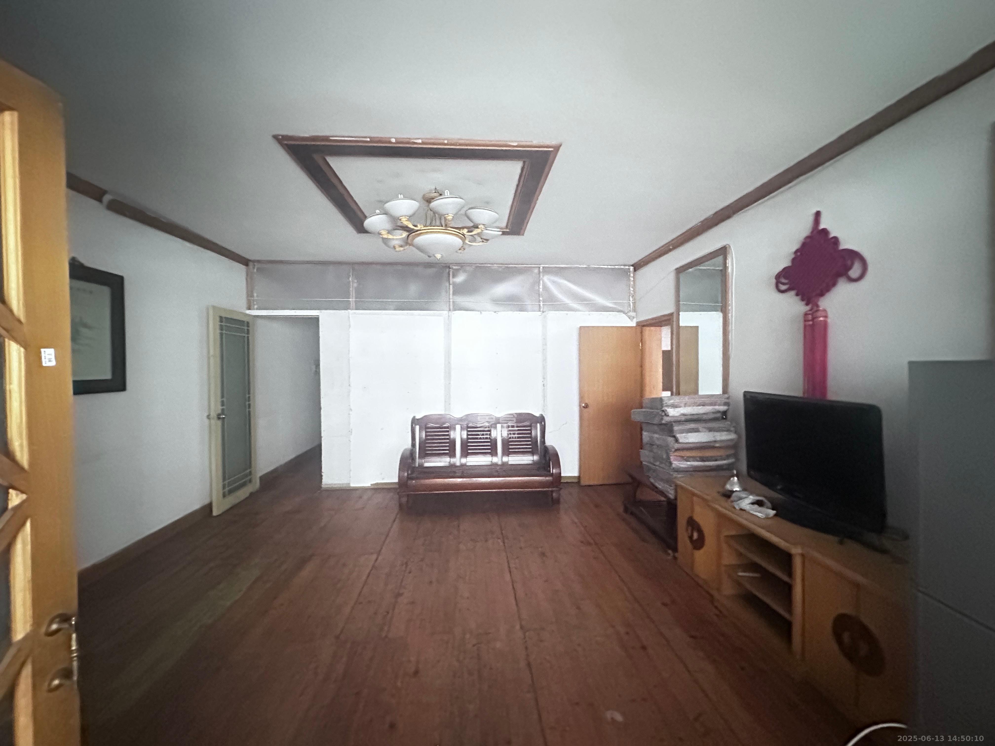 芙蓉区工商局宿舍  3室2厅1卫   1600.00元/月室内图