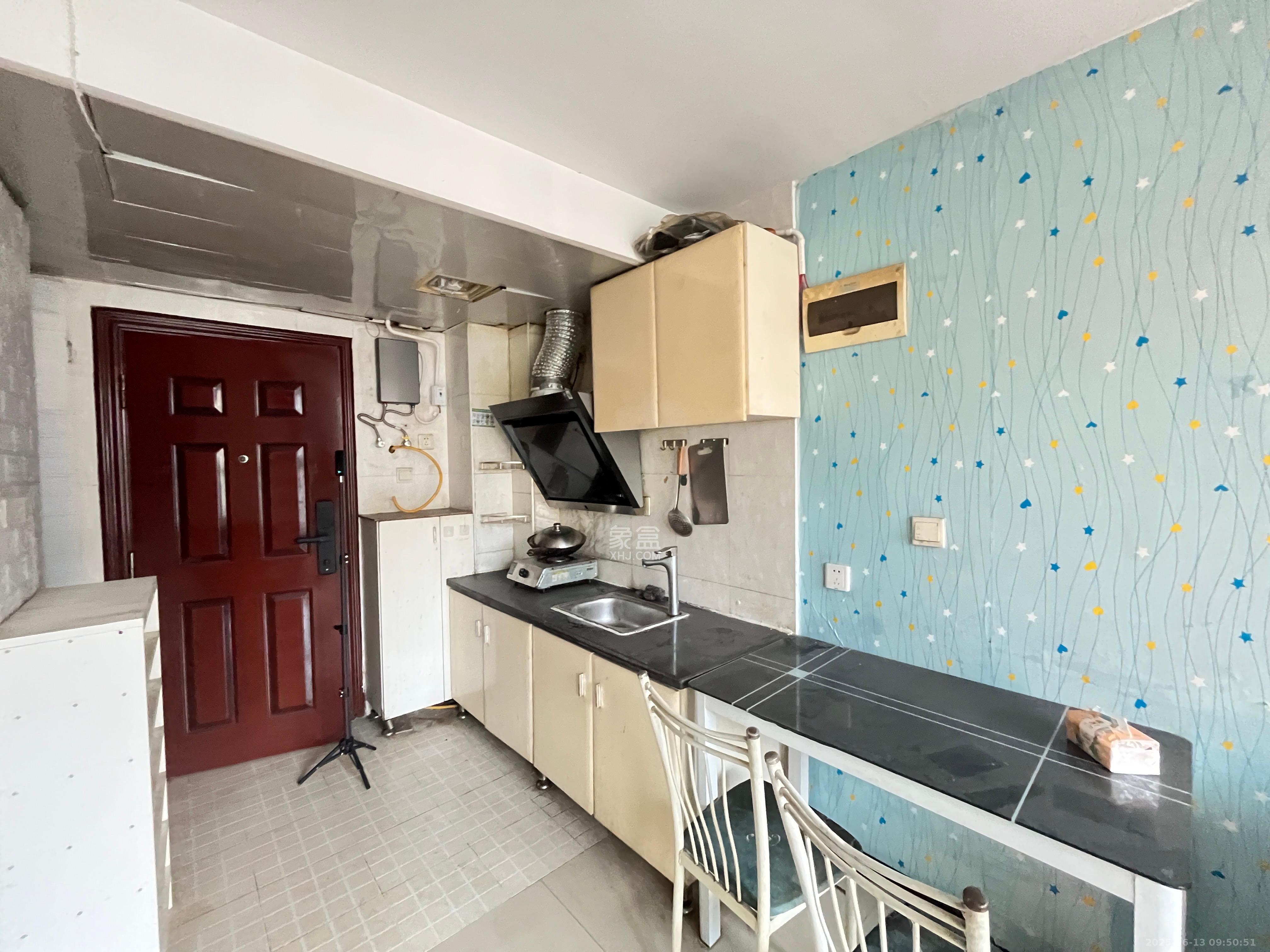 他城(天鸿时代公寓)  1室0厅0卫    1300.0元/月 他城(天鸿时代公寓)  1室0厅0卫    1300.0元/月室内图