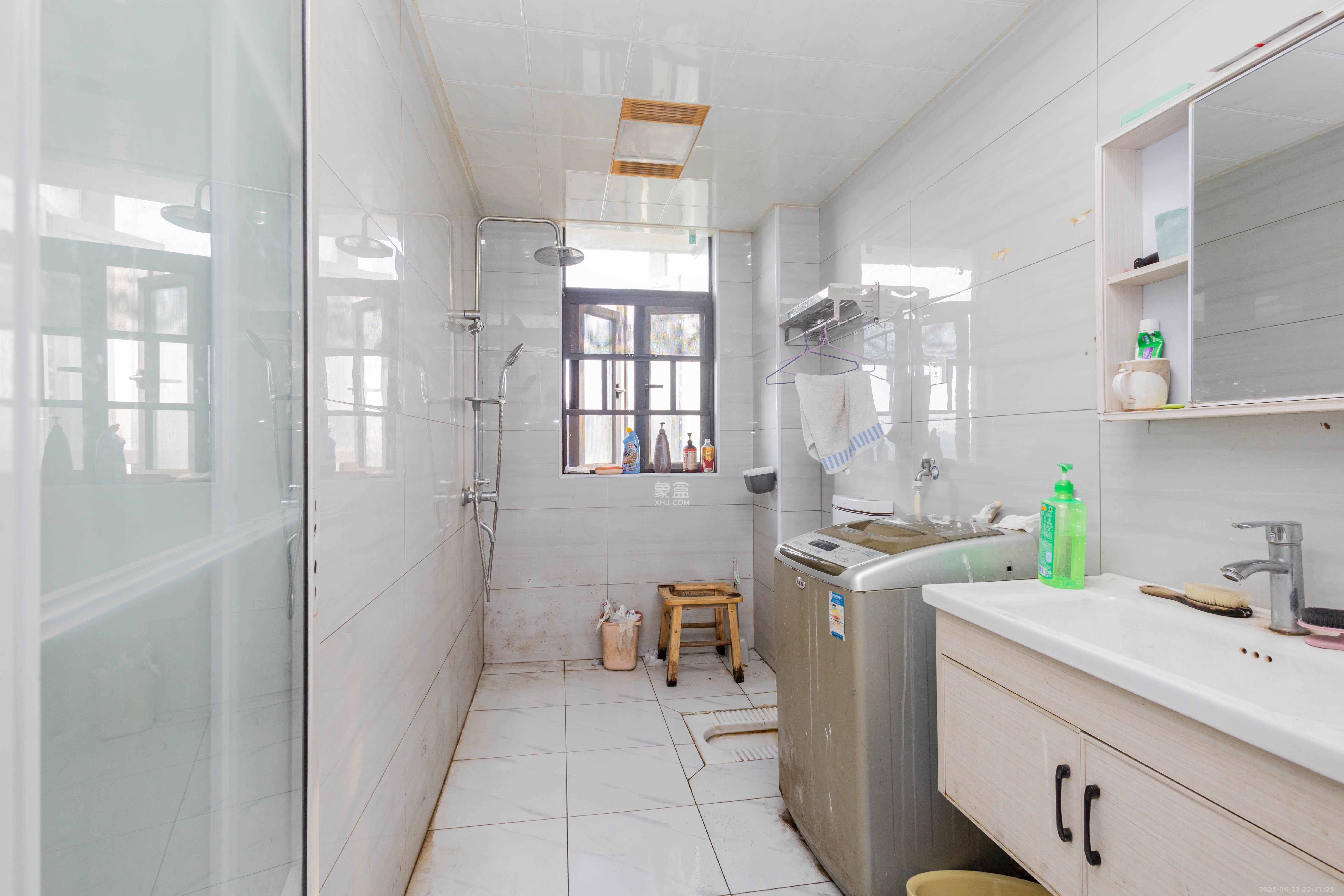 财汇新天地(财汇商务广场) 4室2厅2卫 86.0万 财汇新天地(财汇商务广场) 4室2厅2卫 86.0万卫生间