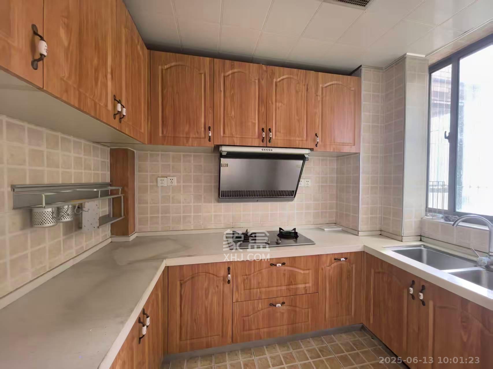 鑫远熙山 4室2厅2卫 3200.0元/月 鑫远熙山 4室2厅2卫 3200.0元/月室内图