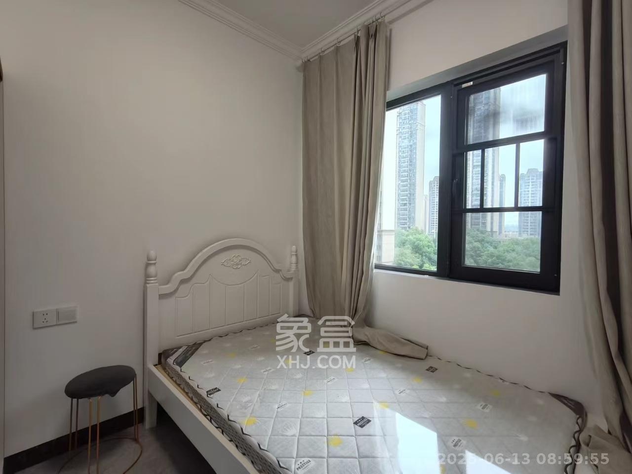 恒大江湾  4室2厅2卫    2800.0元/月室内图