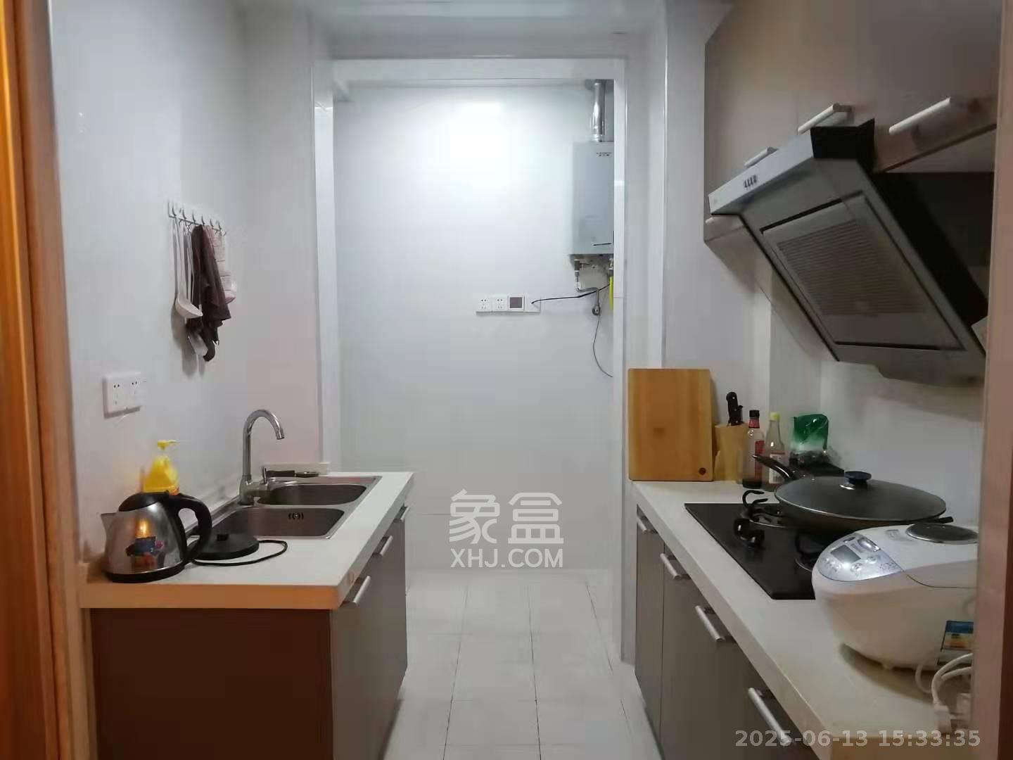 绿地公馆(绿地名邸) 3室2厅2卫 2400.0元/月 绿地公馆(绿地名邸) 3室2厅2卫 2400.0元/月室内图