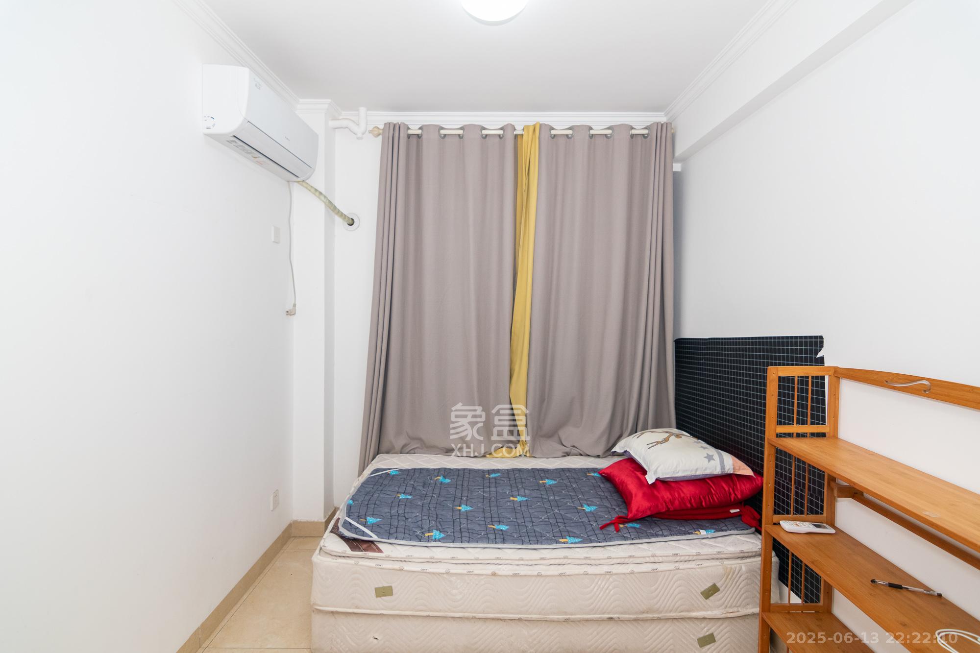 正荣财富中心 3室2厅1卫 68.0万 正荣财富中心 3室2厅1卫 68.0万卧室