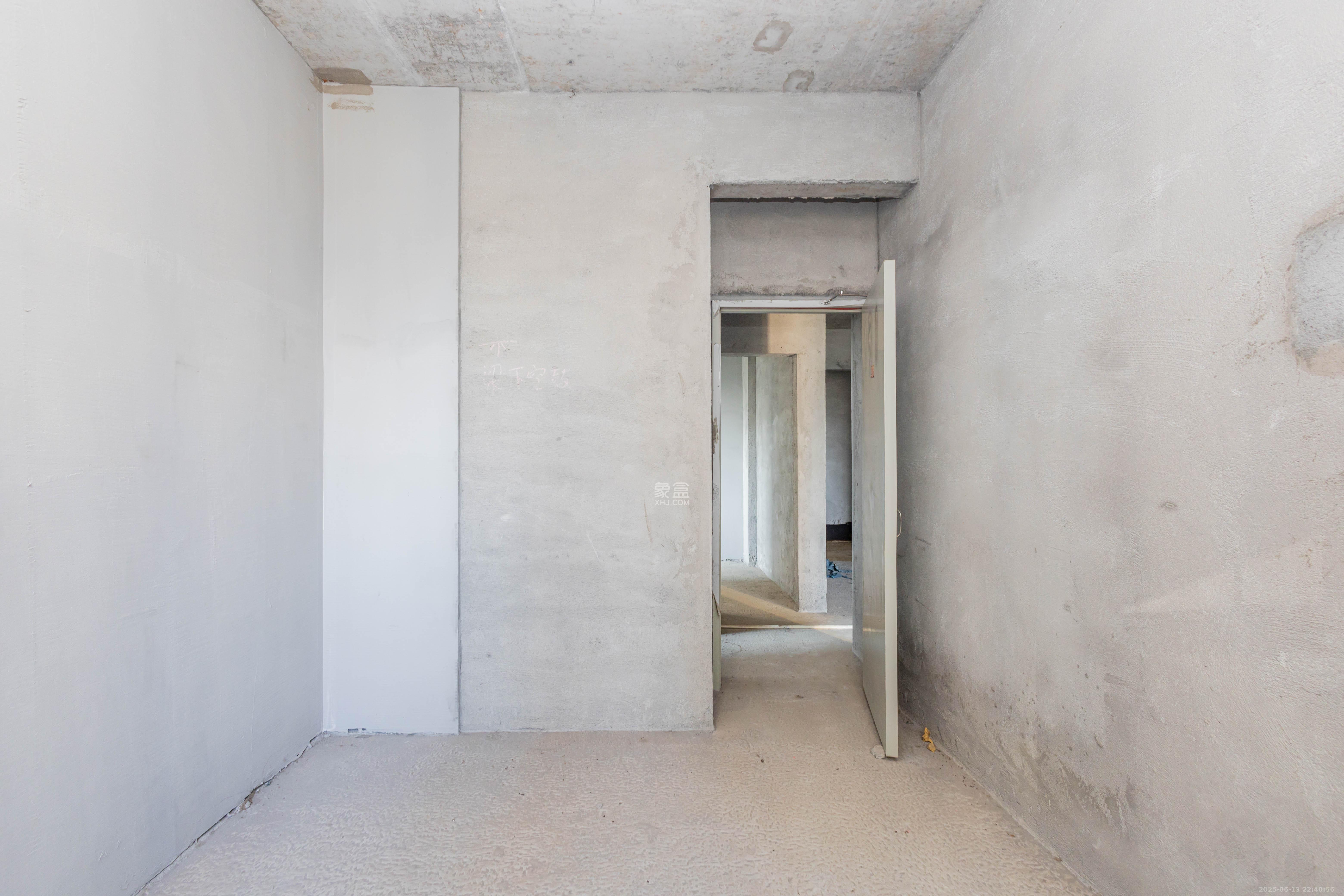 财汇新天地(财汇商务广场) 4室2厅2卫 82.8万 财汇新天地(财汇商务广场) 4室2厅2卫 82.8万卧室