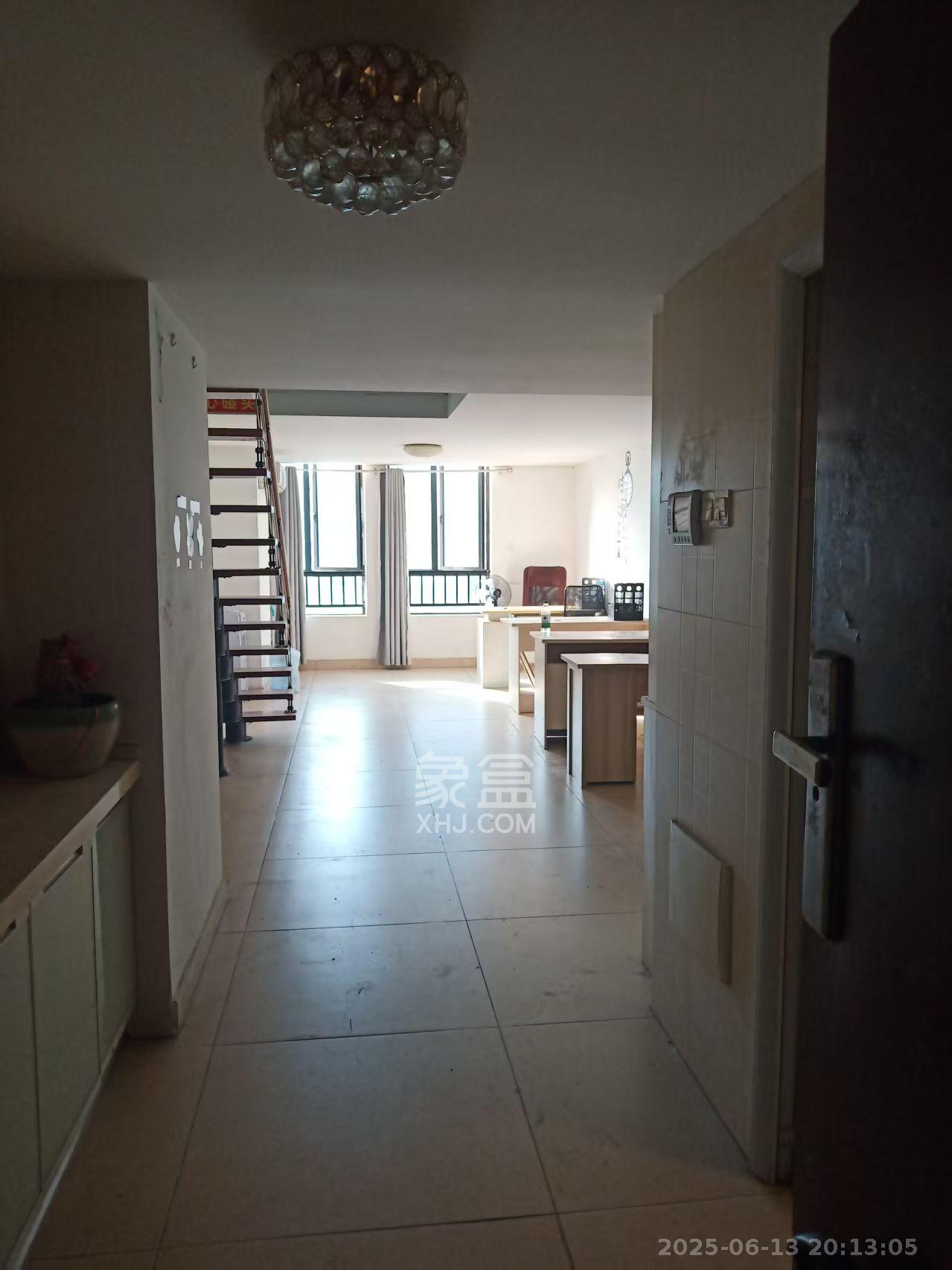 融圣国际 1室1厅1卫 2200.0元/月 融圣国际 1室1厅1卫 2200.0元/月室内图