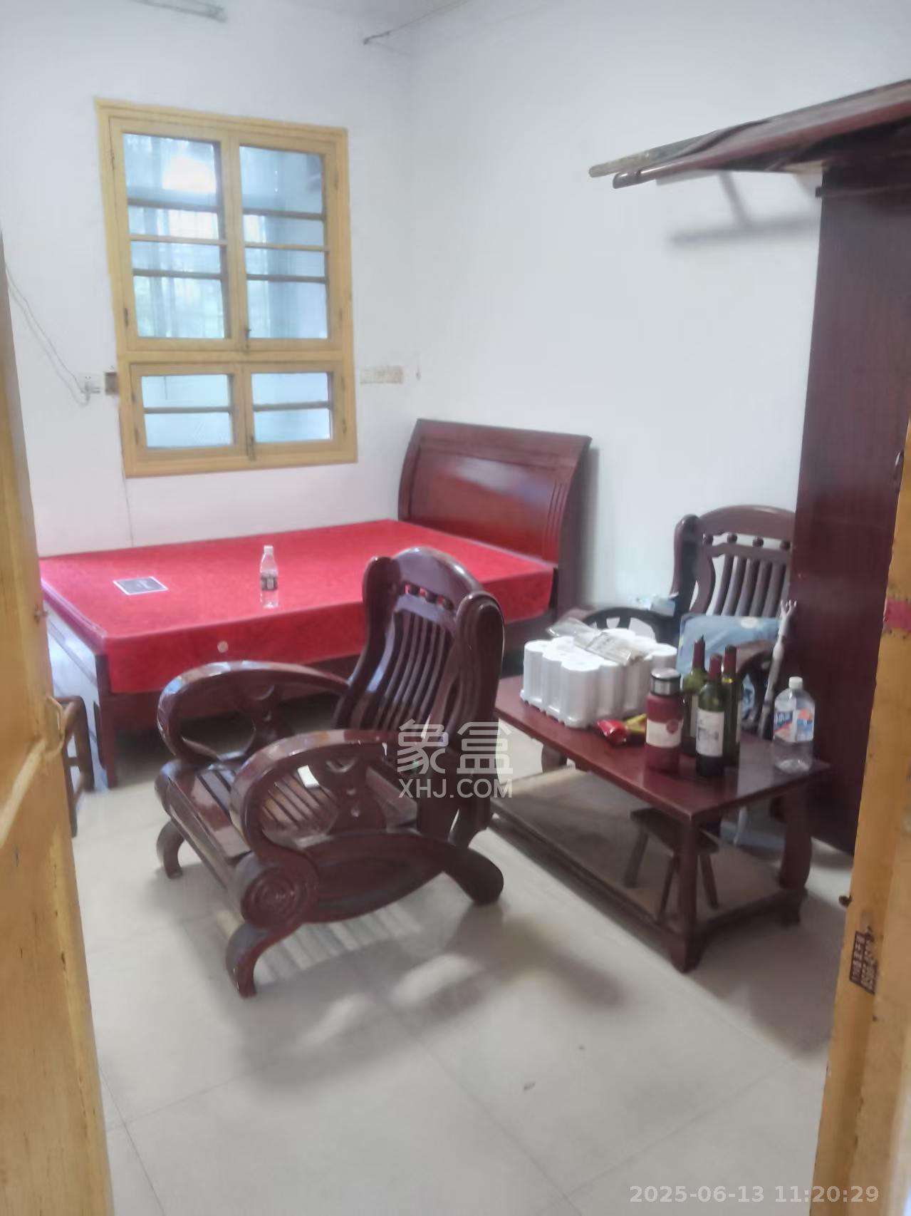 东瓜山三村(东电社区)  2室2厅1卫   1600.00元/月室内图