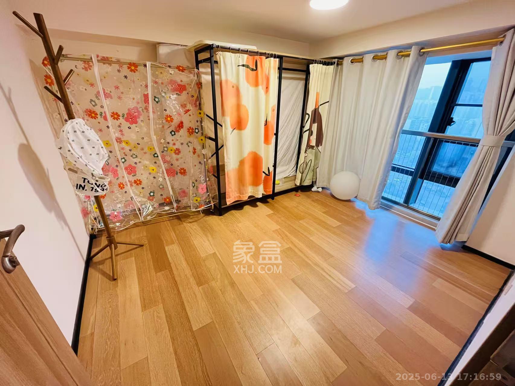 恒大翡翠华庭 3室2厅2卫 2500.0元/月 恒大翡翠华庭 3室2厅2卫 2500.0元/月室内图