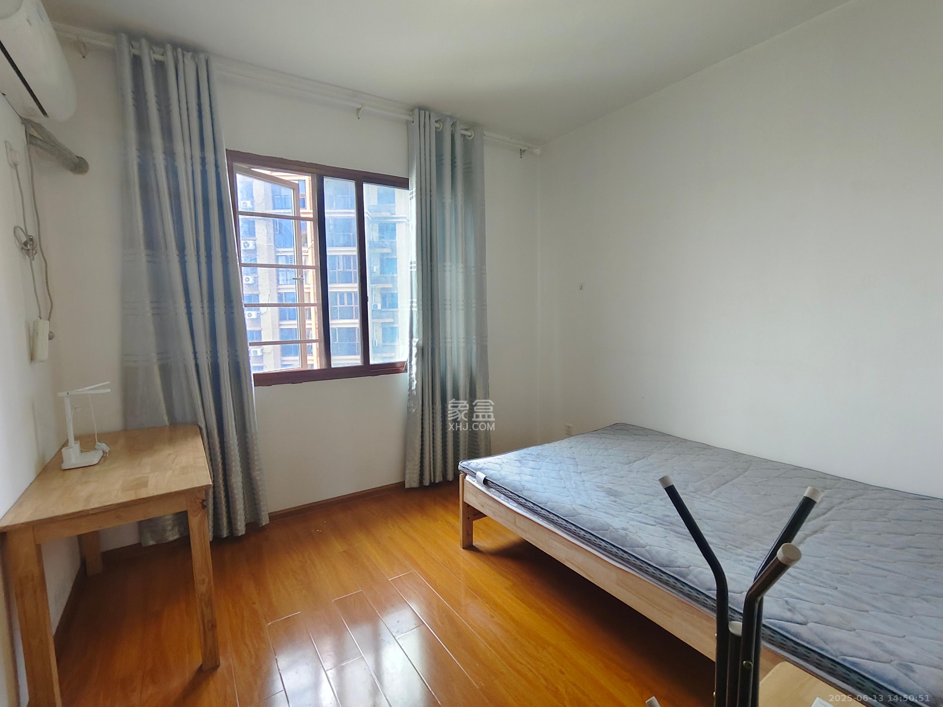 万里时代 2室1厅1卫 2700.0元/月 万里时代 2室1厅1卫 2700.0元/月室内图