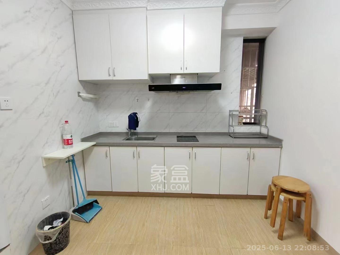 向韶村 2室1厅1卫 2100.0元/月 向韶村 2室1厅1卫 2100.0元/月室内图