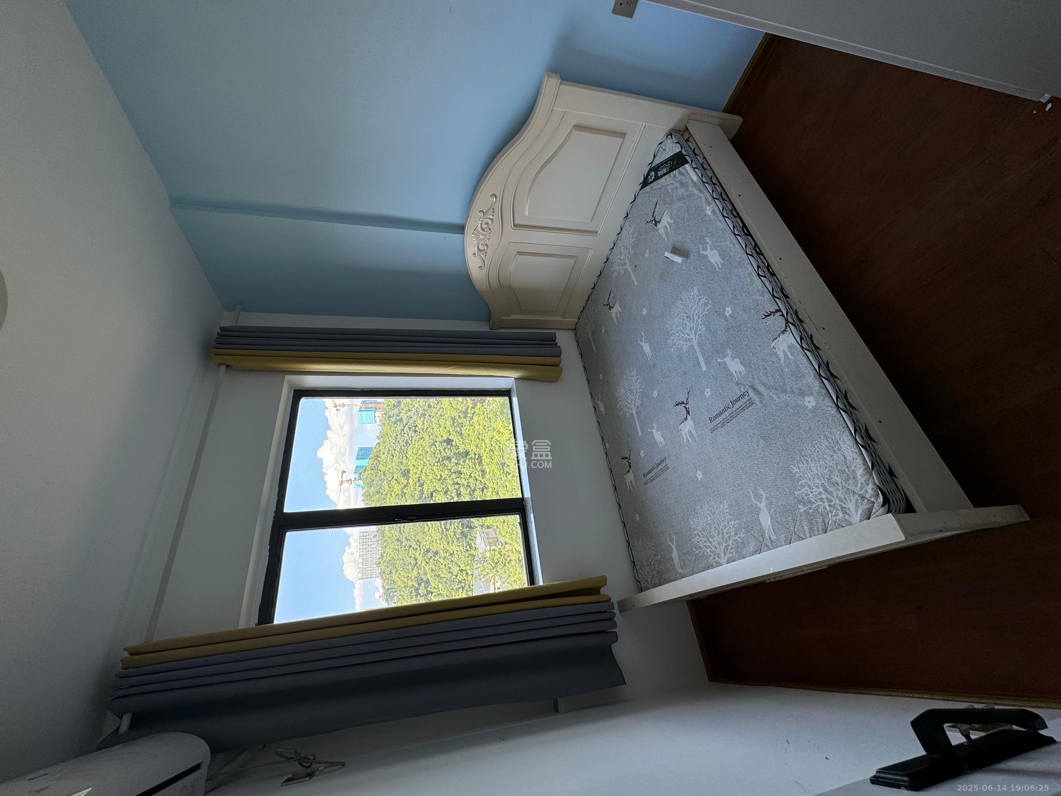 骑龙大街（骑龙苑）  3室2厅1卫    2400.0元/月室内图