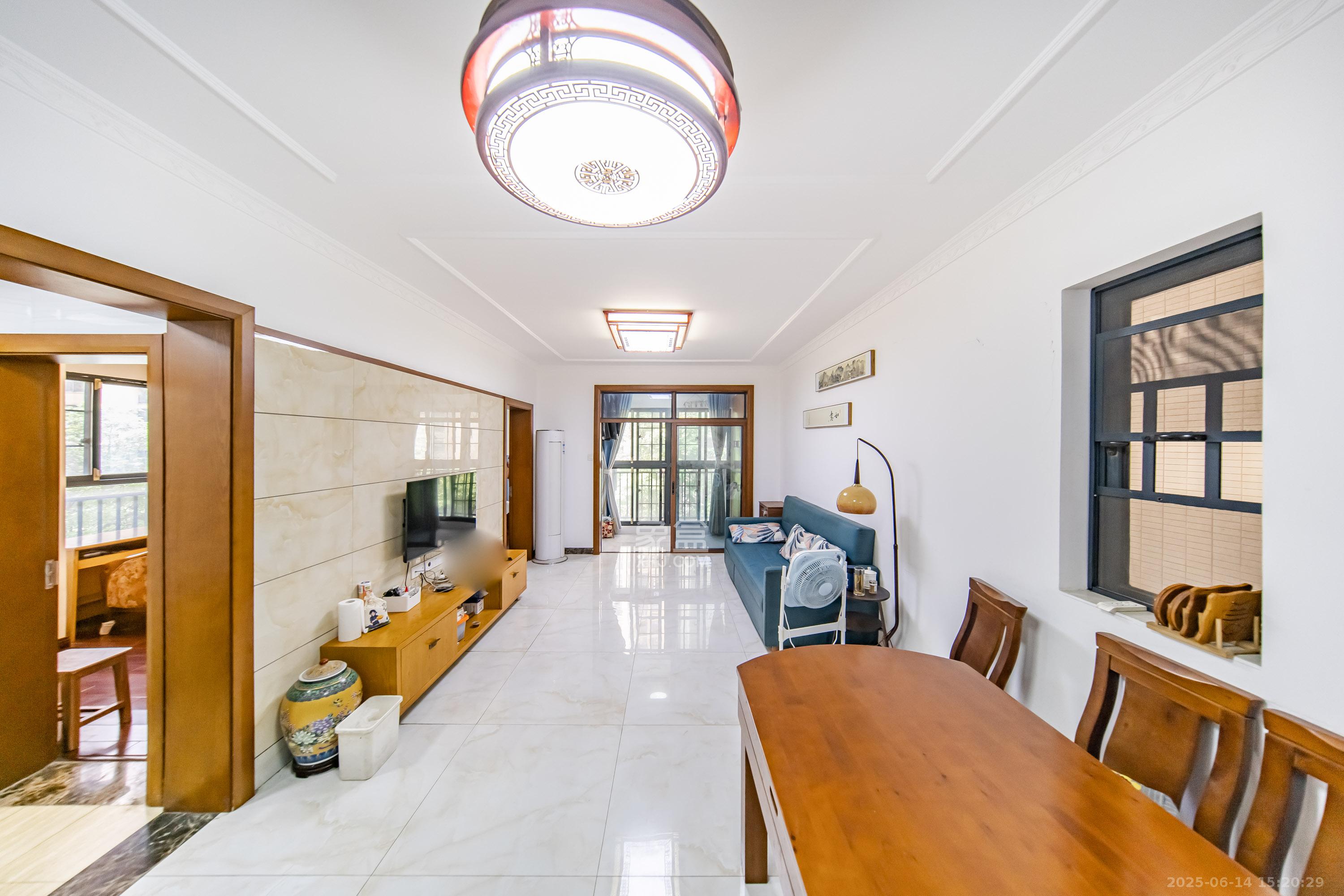 湘熙水郡(观澜海赋家园) 3室2厅1卫 108.0万 湘熙水郡(观澜海赋家园) 3室2厅1卫 108.0万客厅