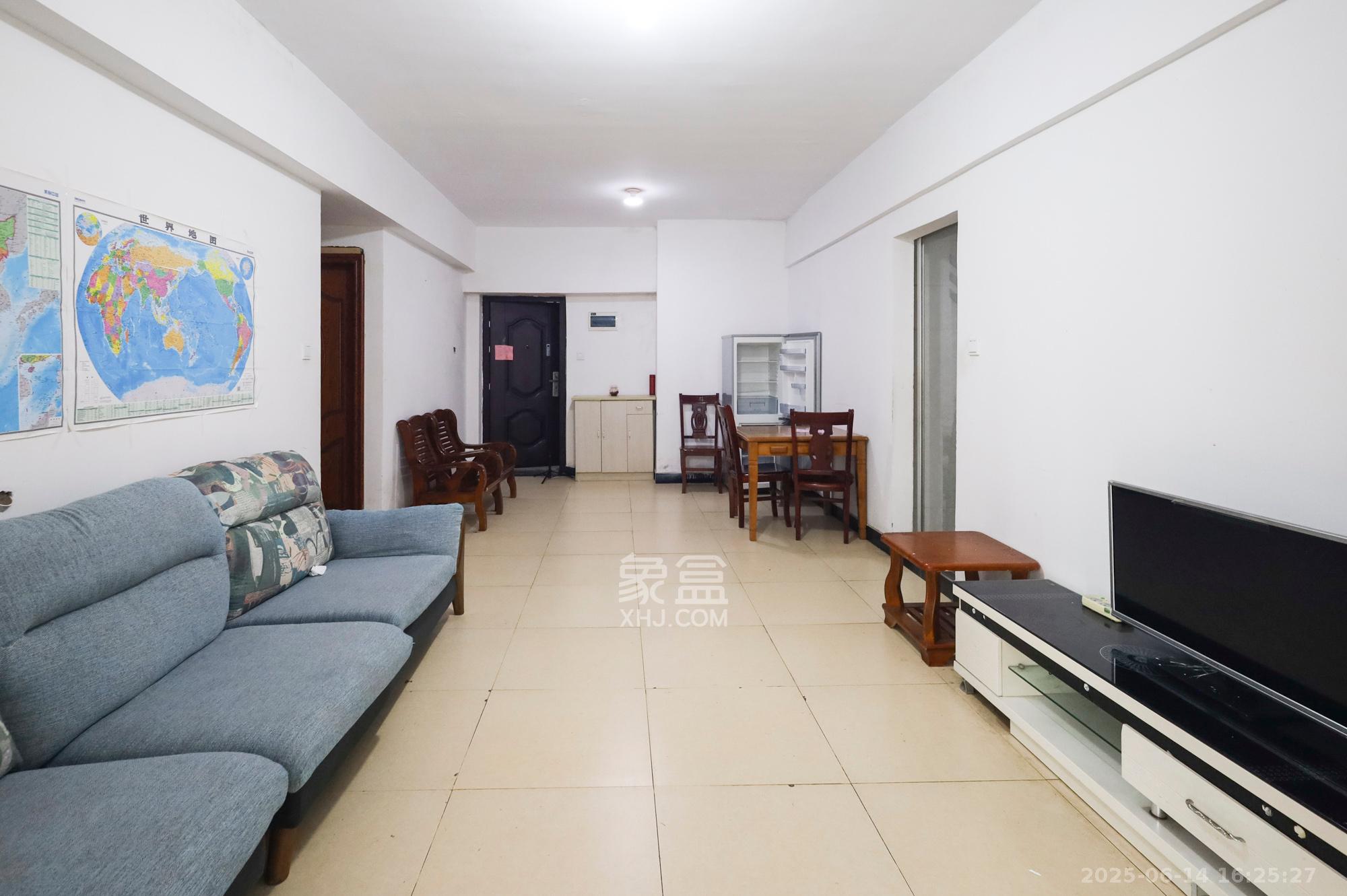 极目楚天  2室2厅1卫    2400.0元/月 极目楚天  2室2厅1卫    2400.0元/月室内图